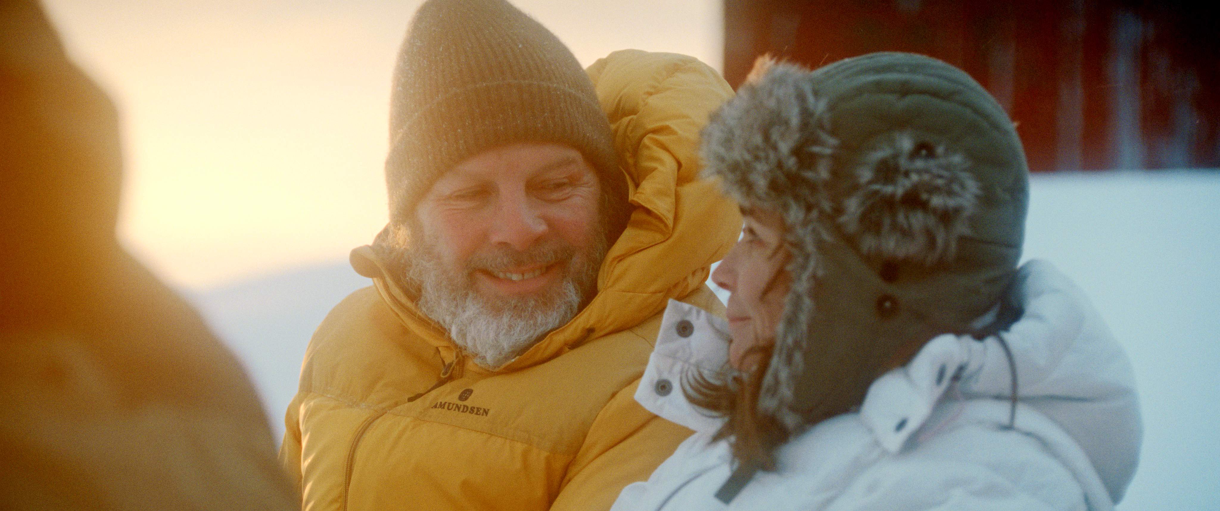 菲利普科特林曾有心臟停止跳動病例，但他不顧醫師反對，親赴北極實地拍攝《格陵蘭雪女》，在嚴寒環境中投入角色，成功吸引近8萬名觀眾進戲院捧場。（海鵬提供）