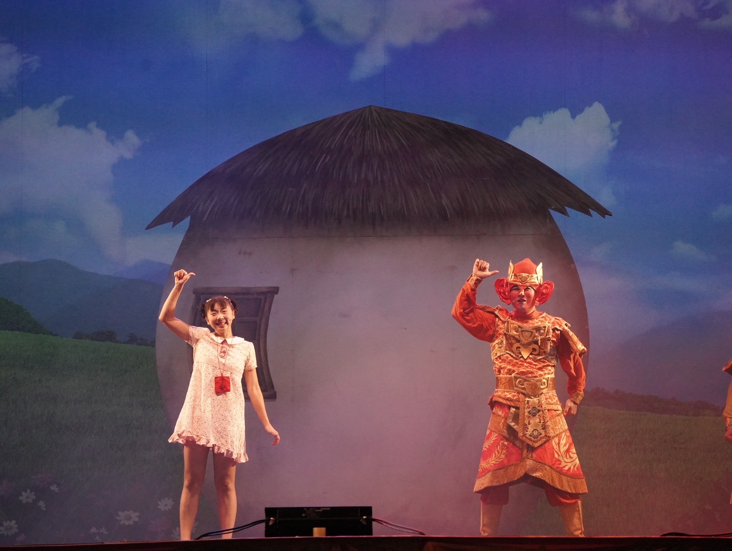 紙風車劇團中秋連假在台南、屏東推出《順風耳的新香爐》台語版表演。（紙風車劇團提供）