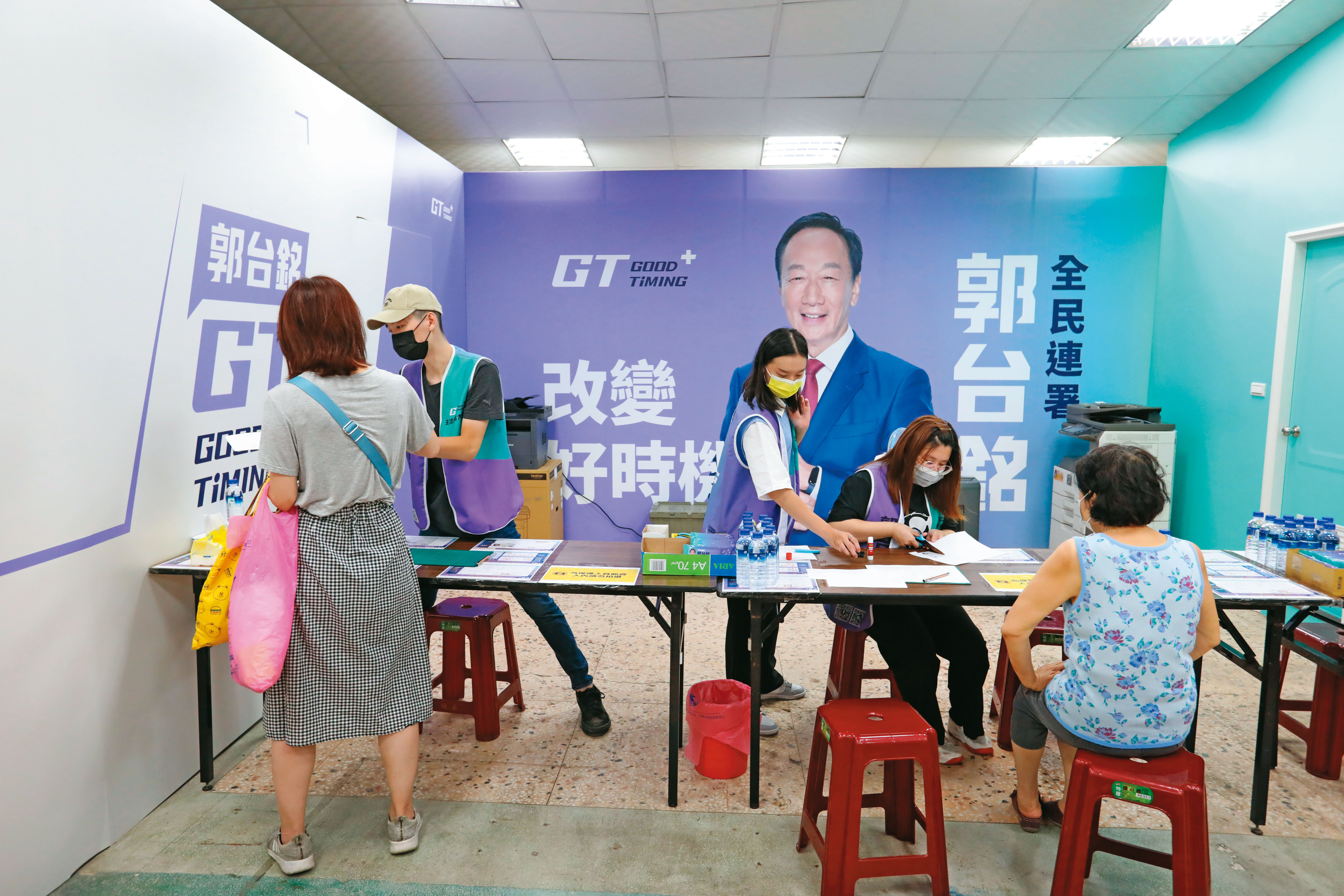 郭台銘連署破百萬，然多地連署站卻傳出數起不法情事；示意圖，與當事人無關。（本刊資料照）