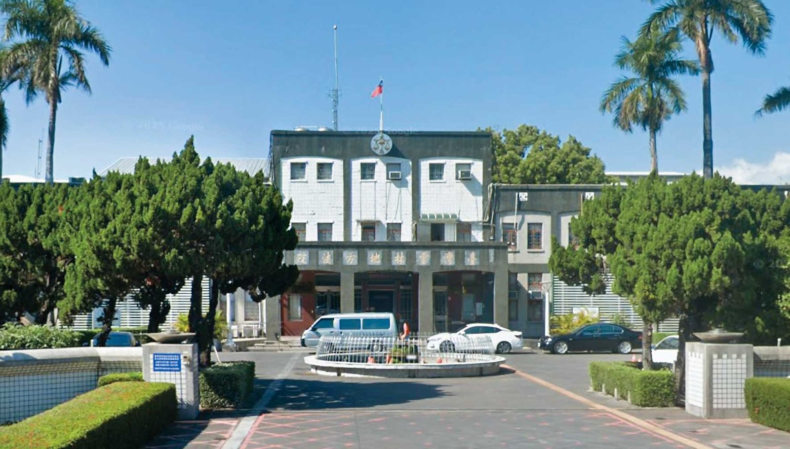 雲林地方法院（圖）今年3月底依違反《洗錢防制法》等罪名判吳女5個月徒刑，可易科罰金。（翻攝Google Maps）