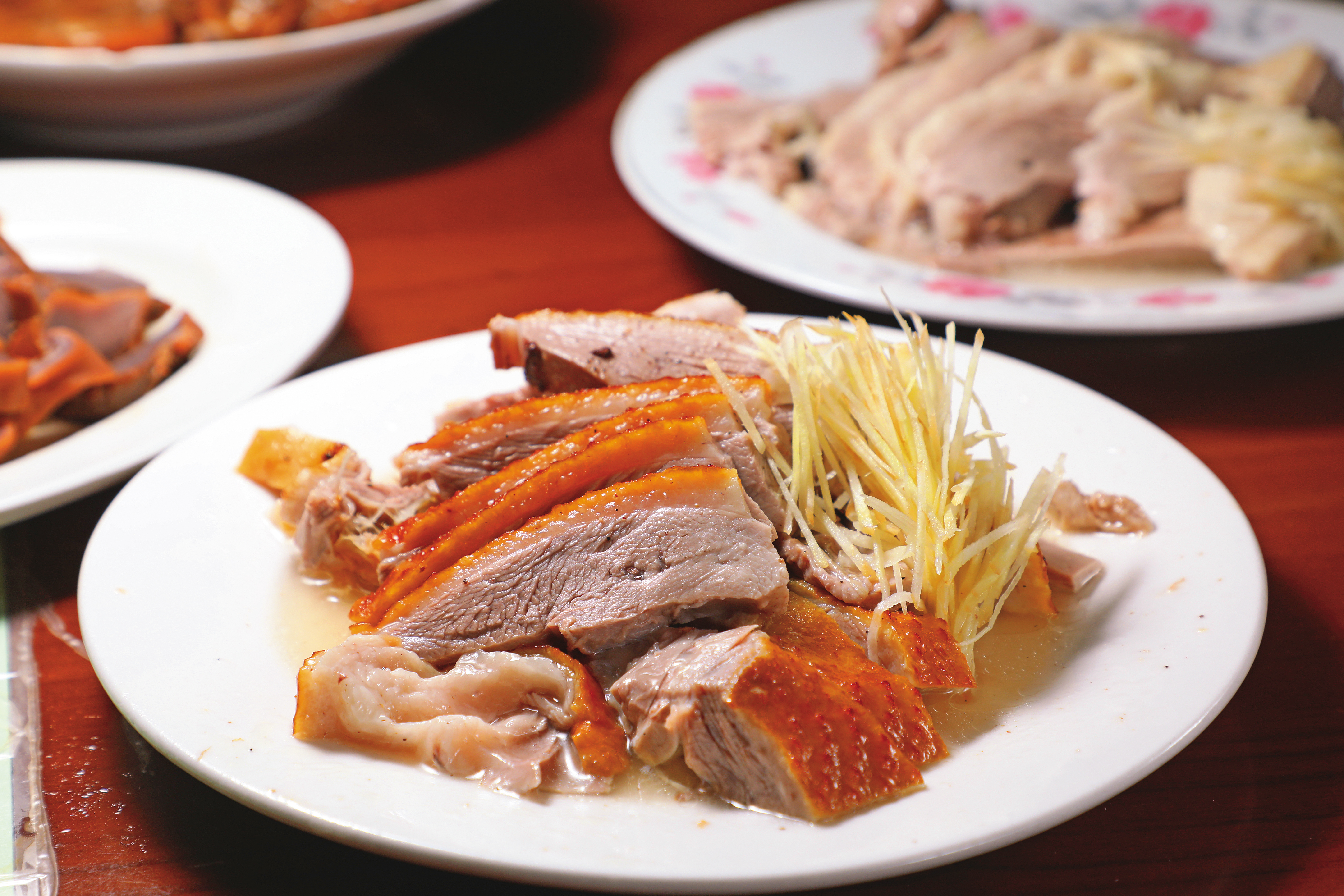 當天點到最後一份以蔗糖燻製的「鵝肉切盤（燻）」，肉質滑嫩多汁有彈性，口感極佳。（300元／份）