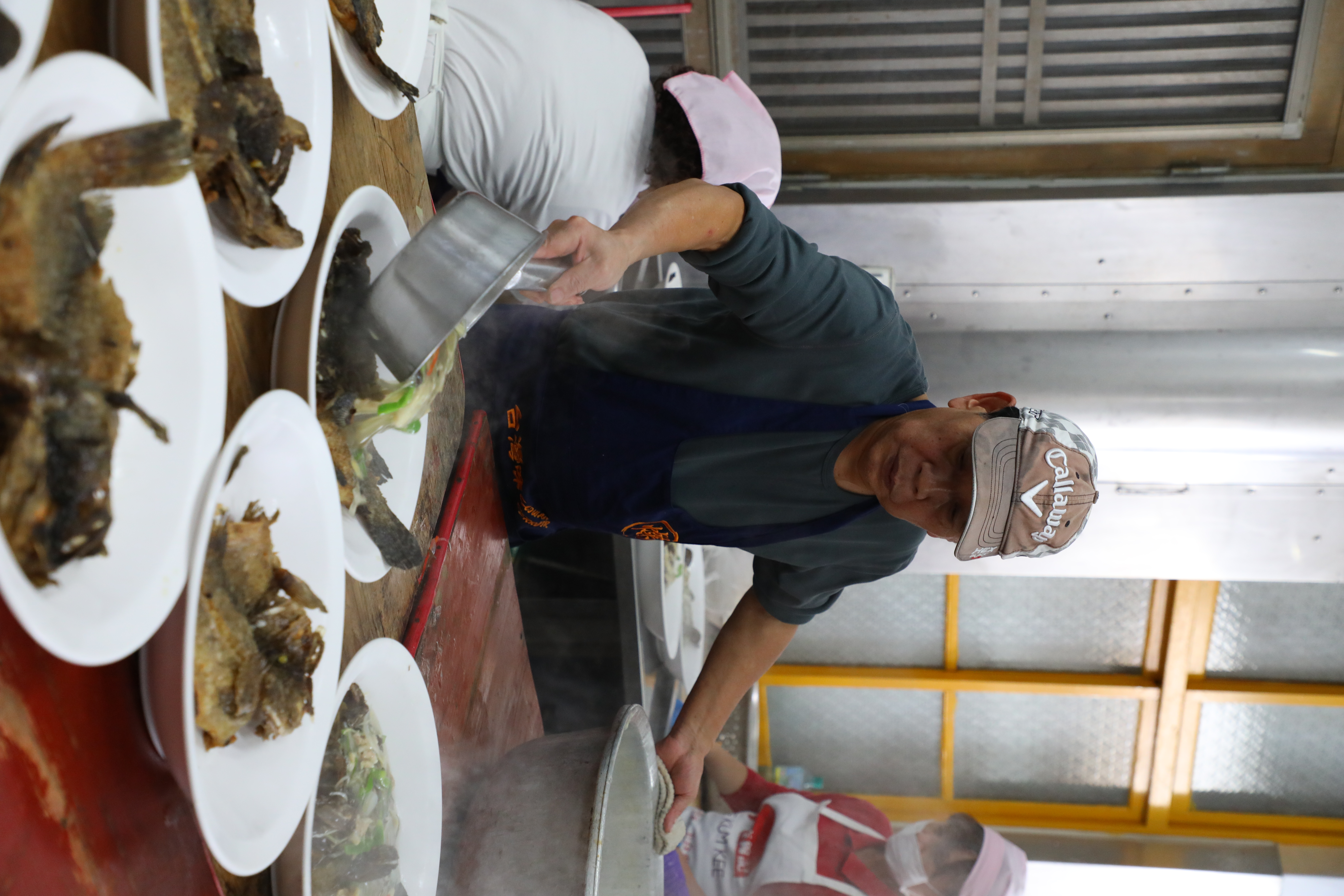 五柳枝僅以白醋與糖勾芡調味，不放番茄醬，是古早糖醋味。