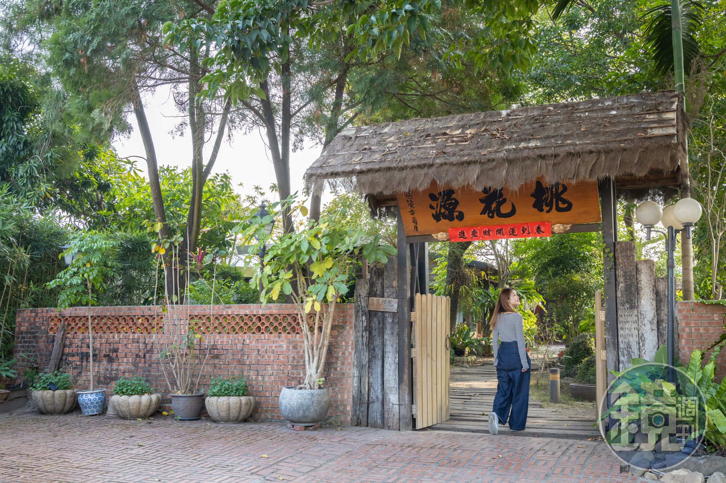 桃花源餐廳位於雲林斗六，周圍環境維護用心，店如其名。