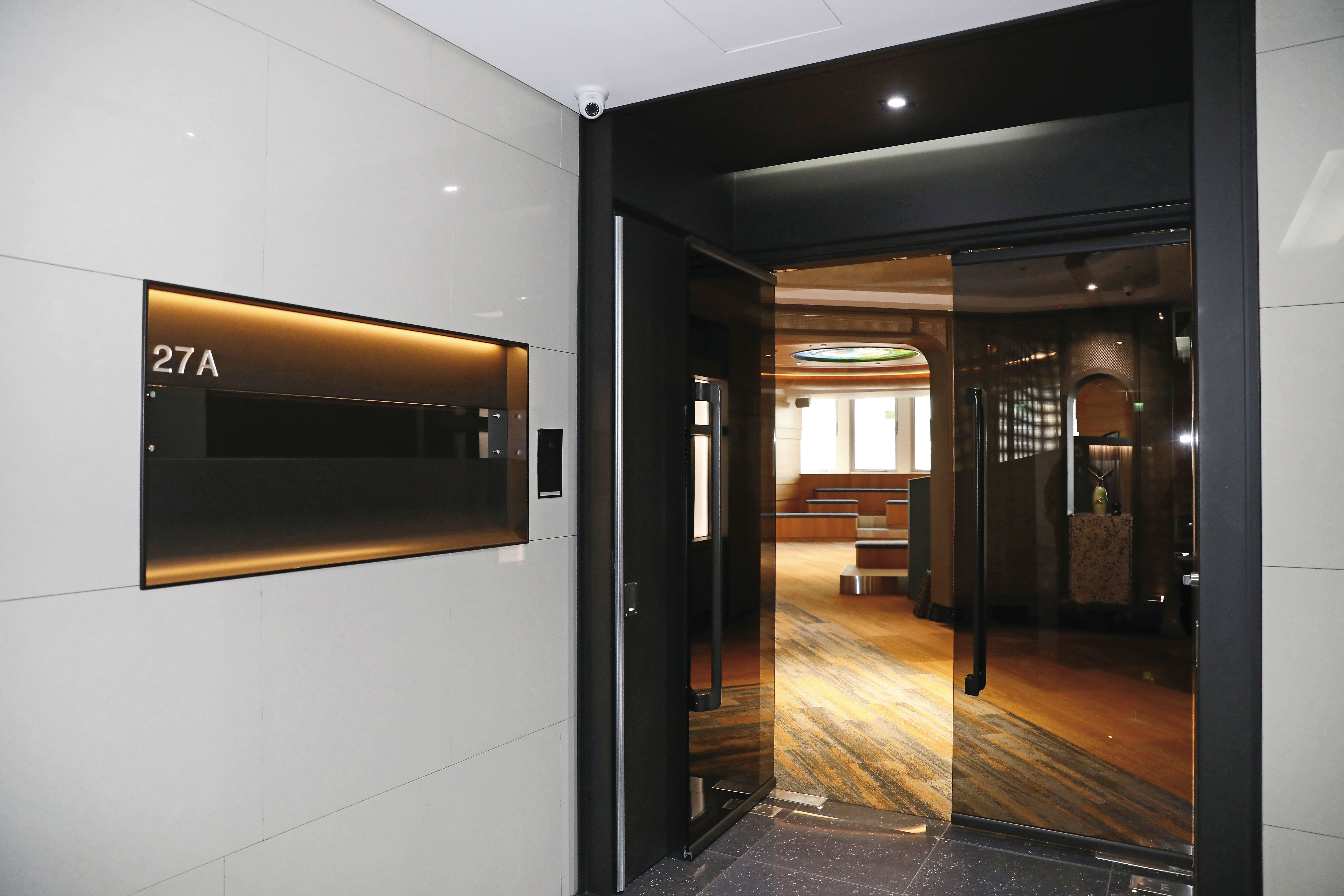 葳群公司因案人去樓空，辦公室已停止使用1年。