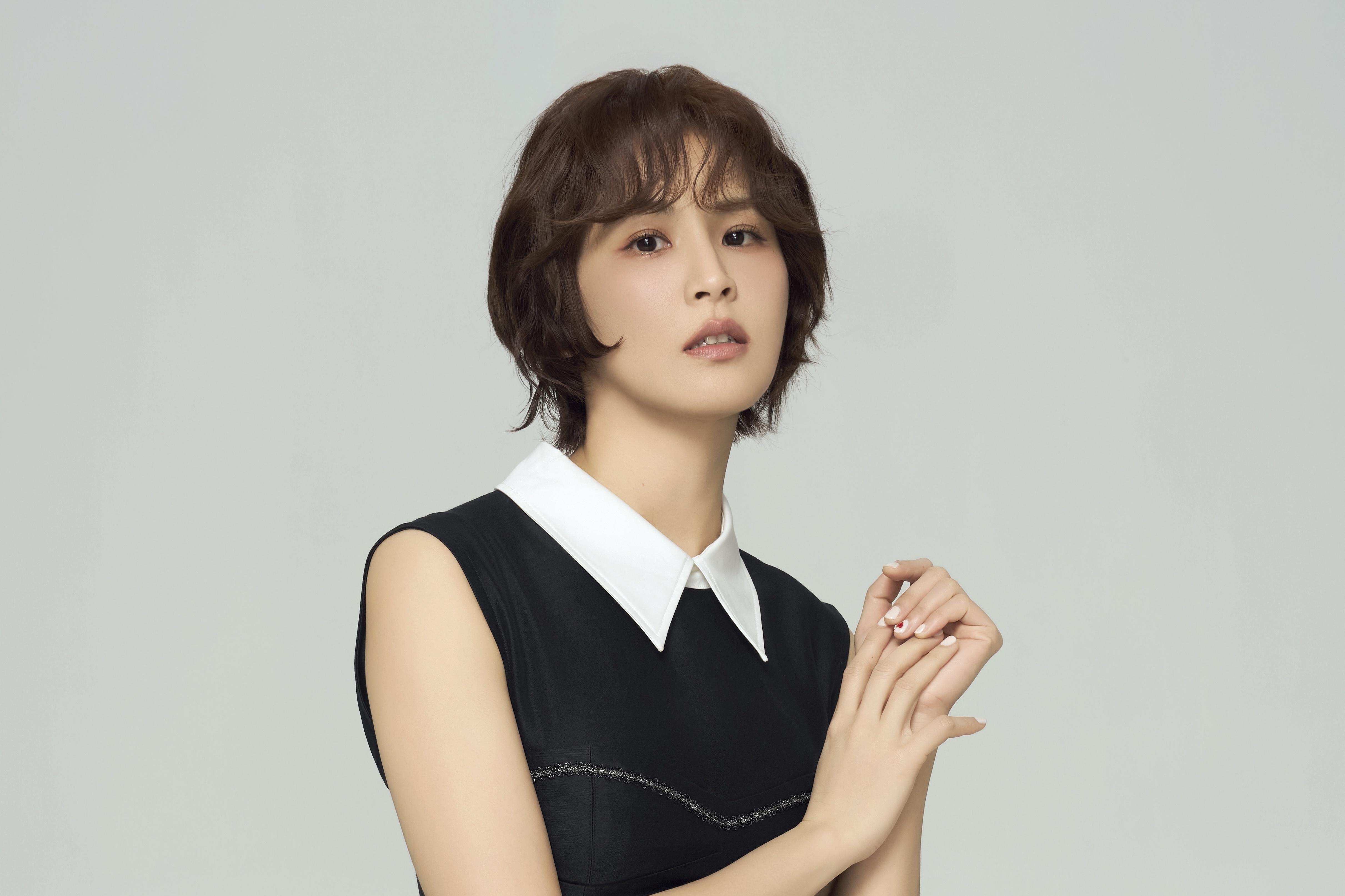 曾沛慈錄唱〈不想忘的是…〉，試唱時即情緒潰堤。（華研國際提供）