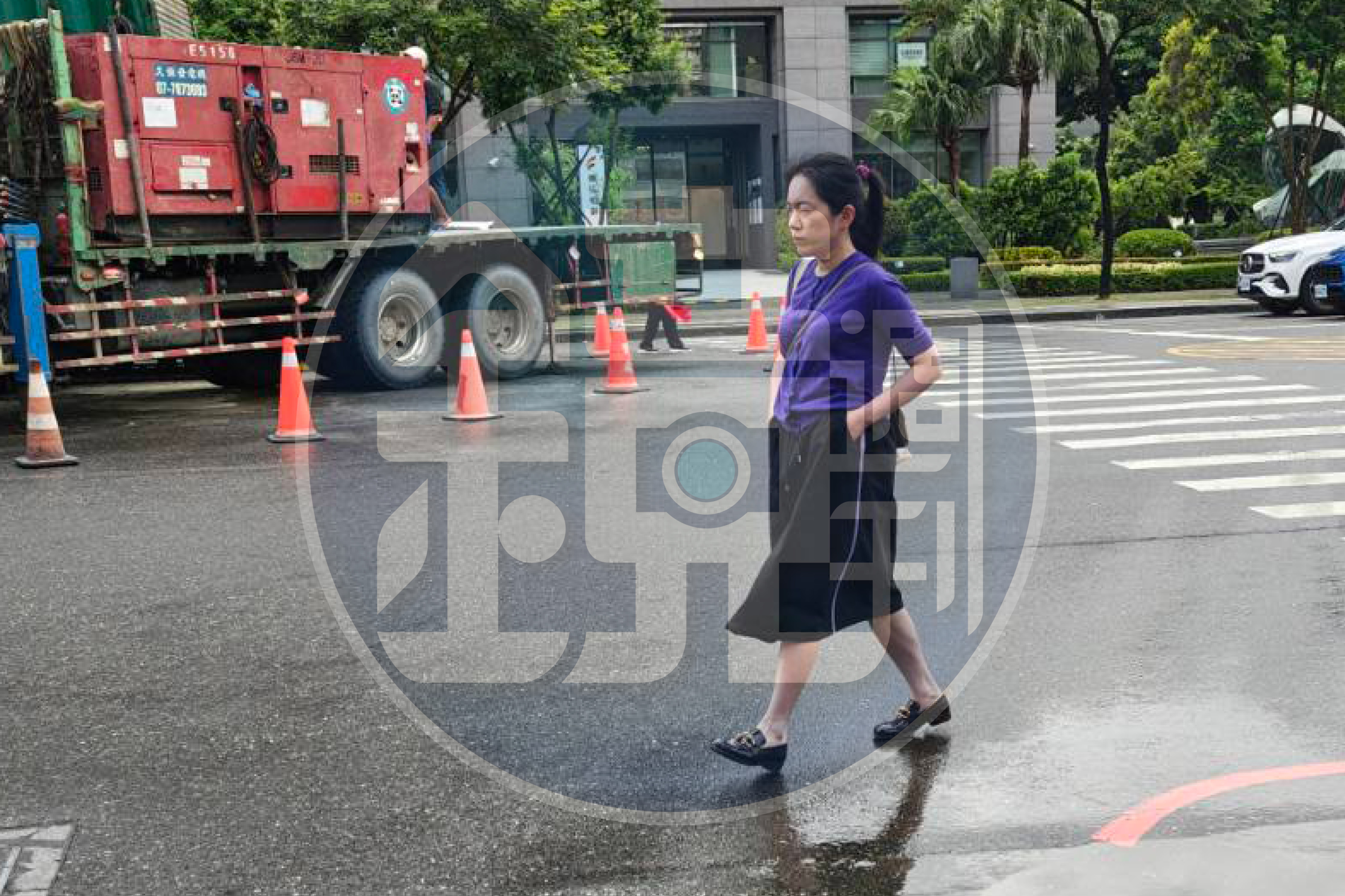 8/13 09:19 陳幸妤如同往常般前往牙醫診所上班,一人獨行。