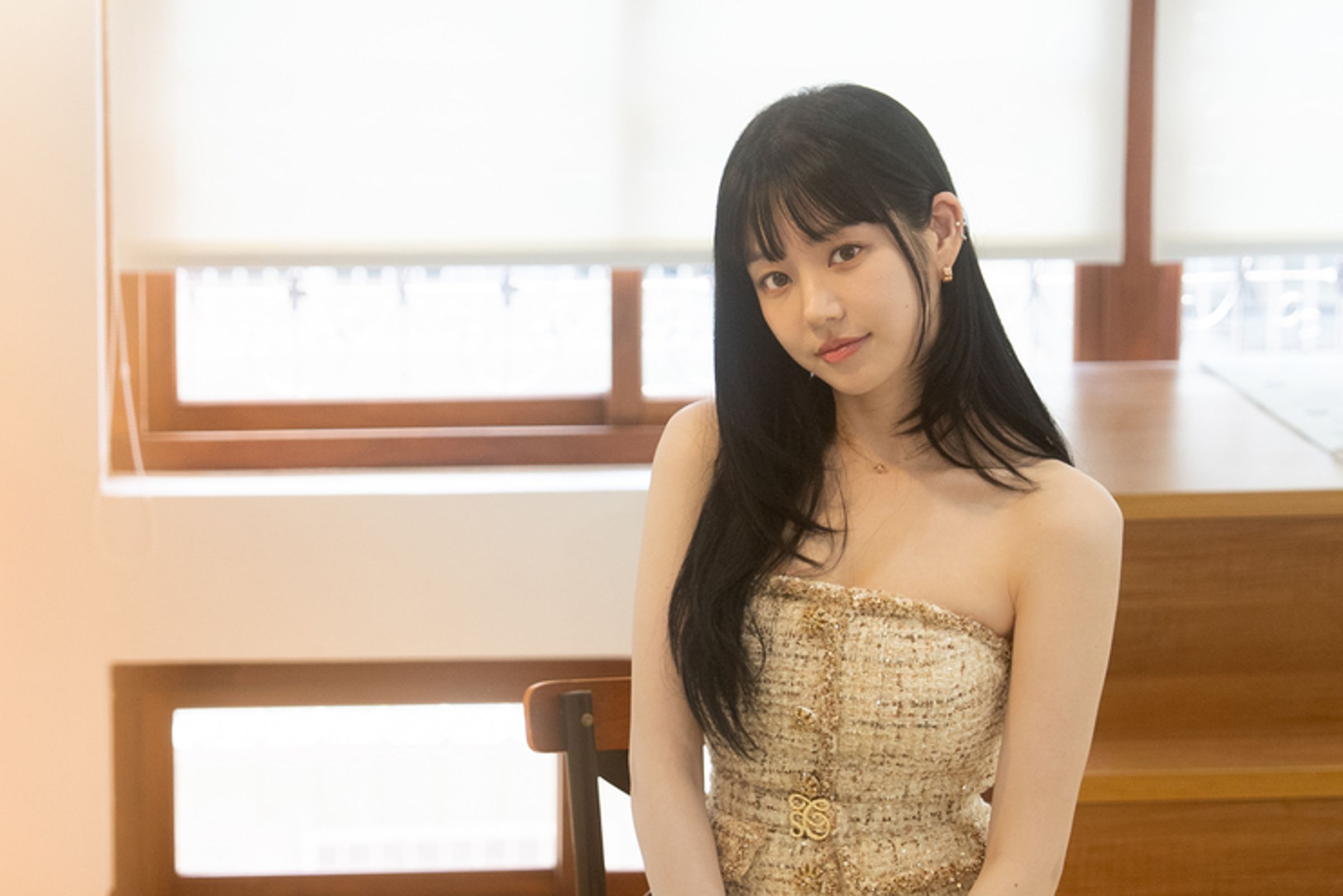 韓星李侑菲來台拍戲最要緊的事情是要準時放飯。(公視台語台 提供)_