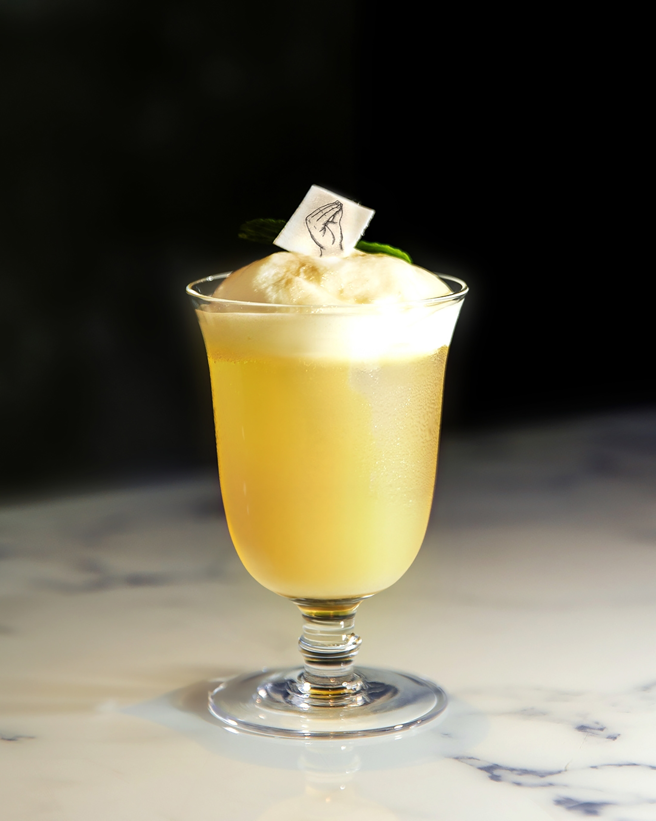 羅馬主題調酒「永恆之城」，以Mezcal獨特的香氣傳達古蹟建築之美。（400元／杯）（P.S. I Love You Bar & Bistro提供）