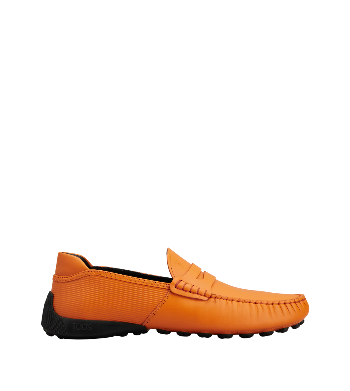 TOD'S for Automobili Lamborghini橘色樂福鞋。NT$32,500(迪生提供)