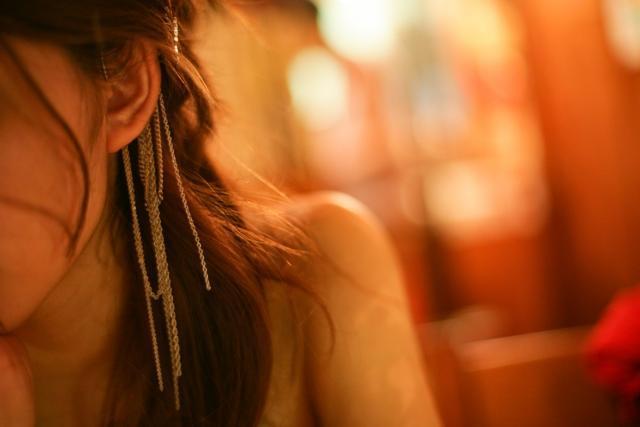 一位女網友透露，自己曾在「半套店」兼差，驚人的內幕讓她對男人非常絕望。（示意圖，photoAC）