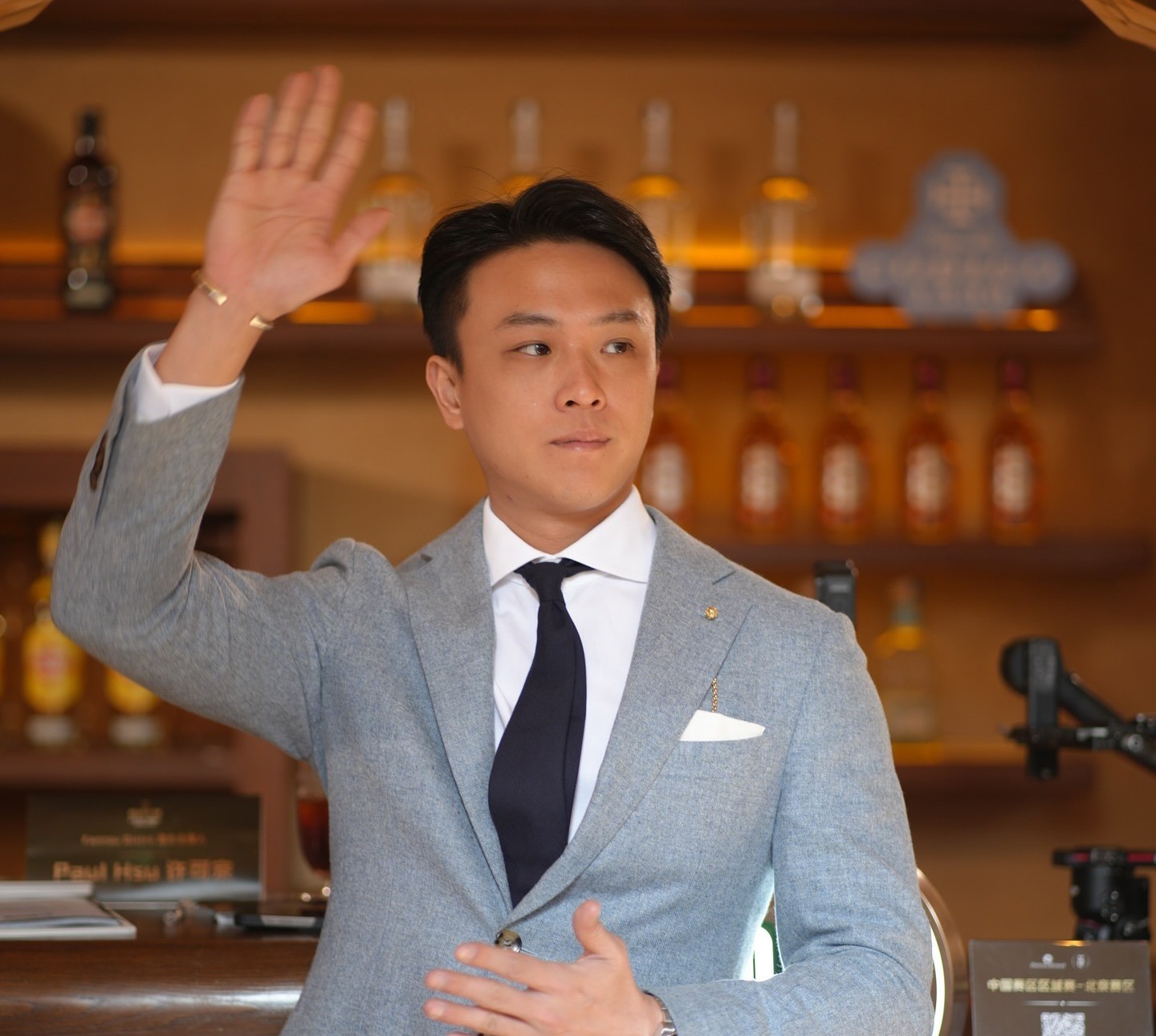 奪下「亞洲50最佳酒吧」第10名的調酒師許可宗,是華人調酒大師,但風光的表面下,竟在酒後對女友動粗。(翻攝自許可宗IG)