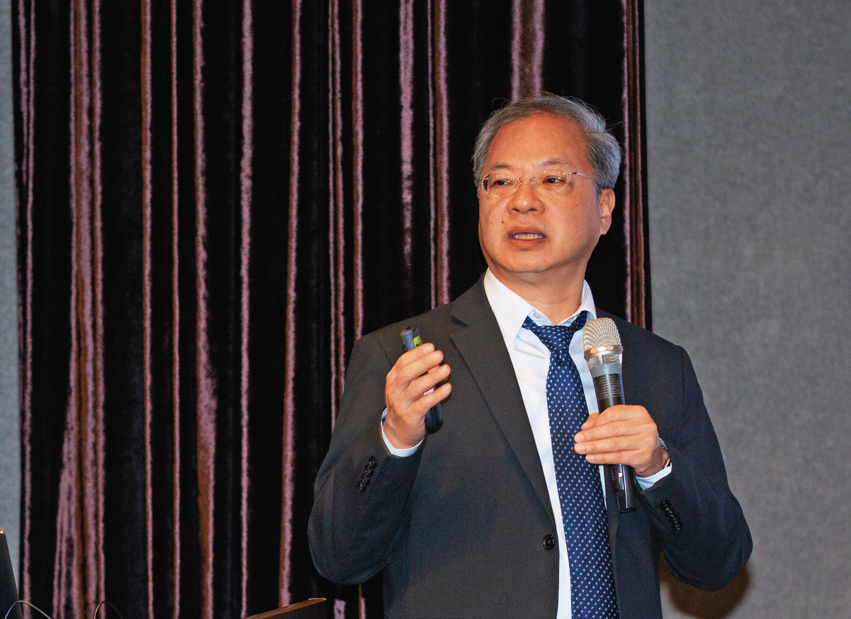 國發基金頻頻踩雷，全民成為冤大頭，主委龔明鑫被立委K得滿頭包。