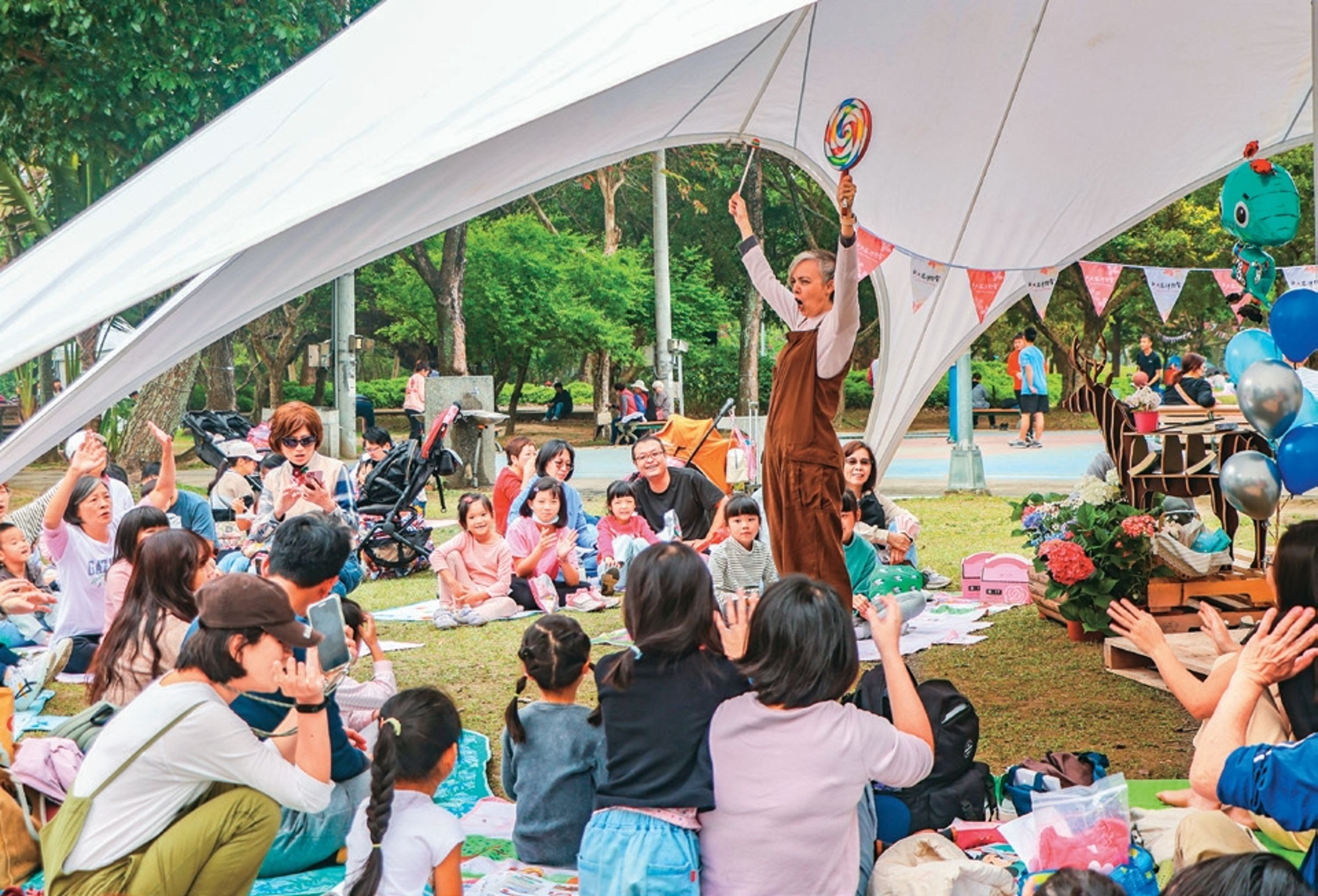 「台北花伴野餐」規畫賞花、野餐和各式活動,讓大小朋友樂在其中。(資料照/台北市觀光傳播局)