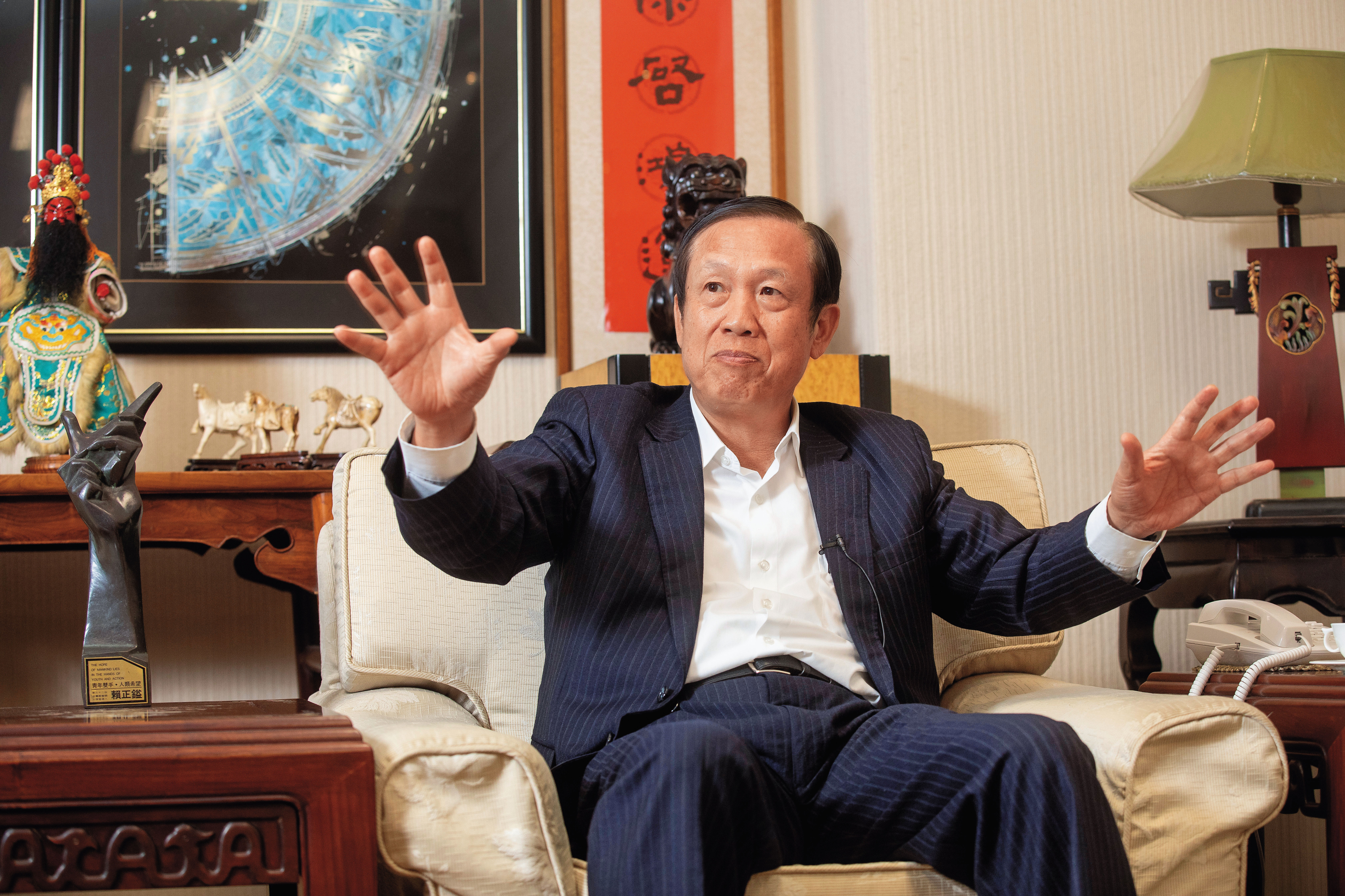 鄉林集團董事長賴正鎰深信，風水會改變人的氣場，進而影響決策。