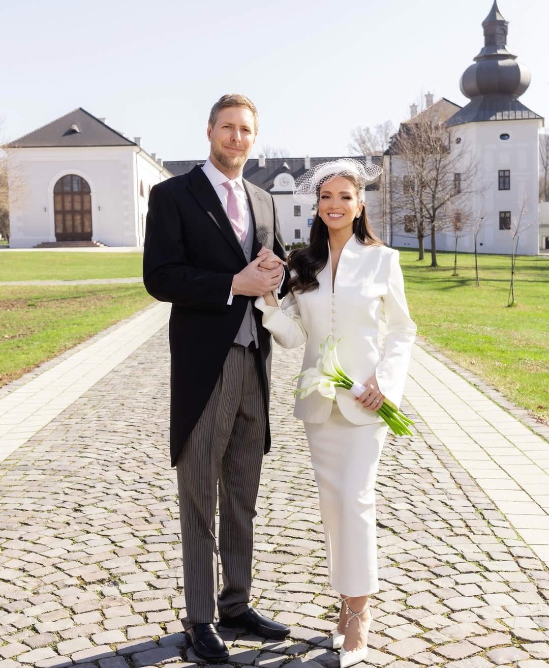 萊卡王子(左)與布萊爾塔(右)結婚,這是他的第二段婚姻。(翻攝princleka IG)