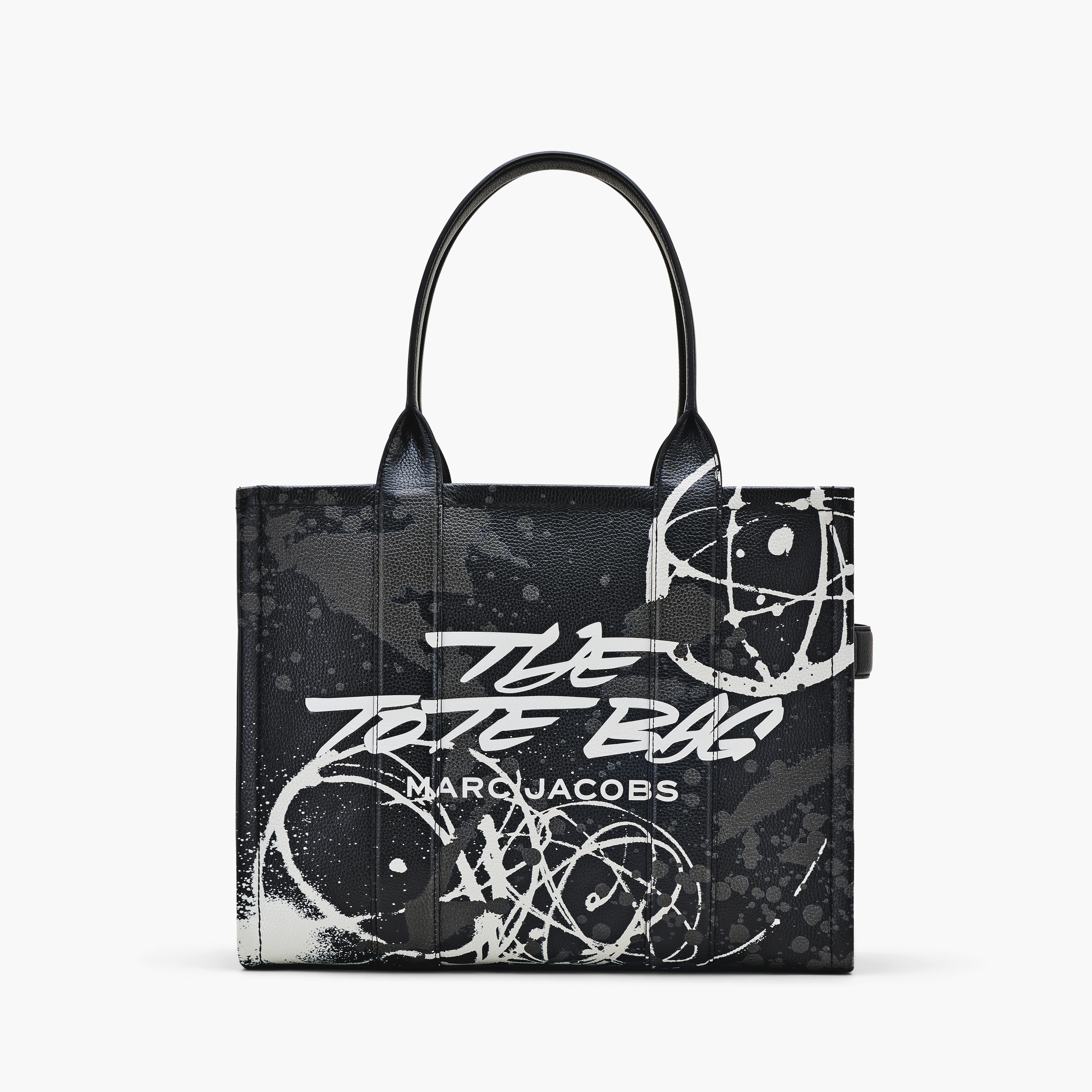 MARC JACOBS X FUTURA聯名系列THE LARGE TOTE皮革包 NT$28,600。(美之心提供)