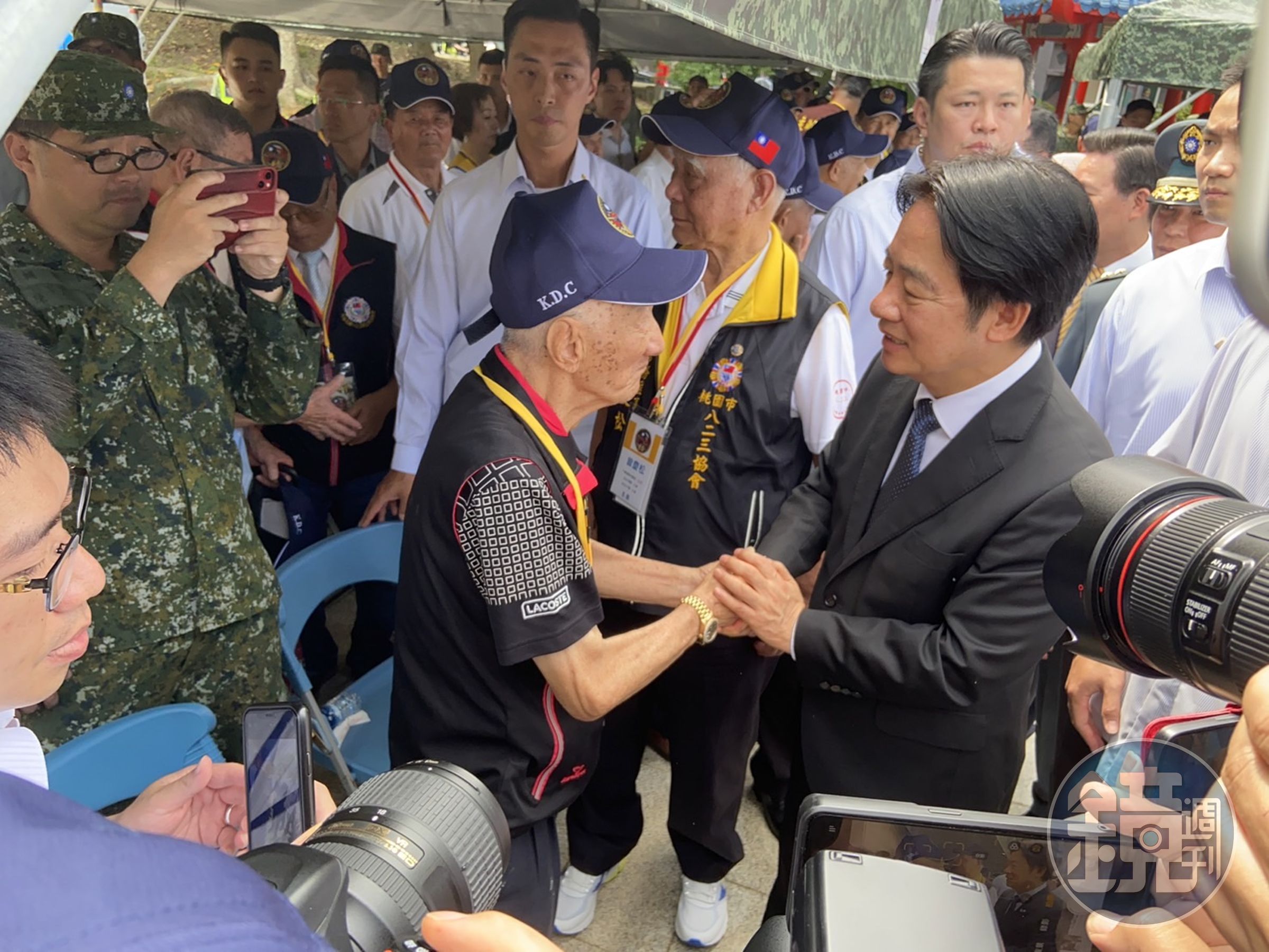 賴清德與823參戰官兵與遺屬問候。