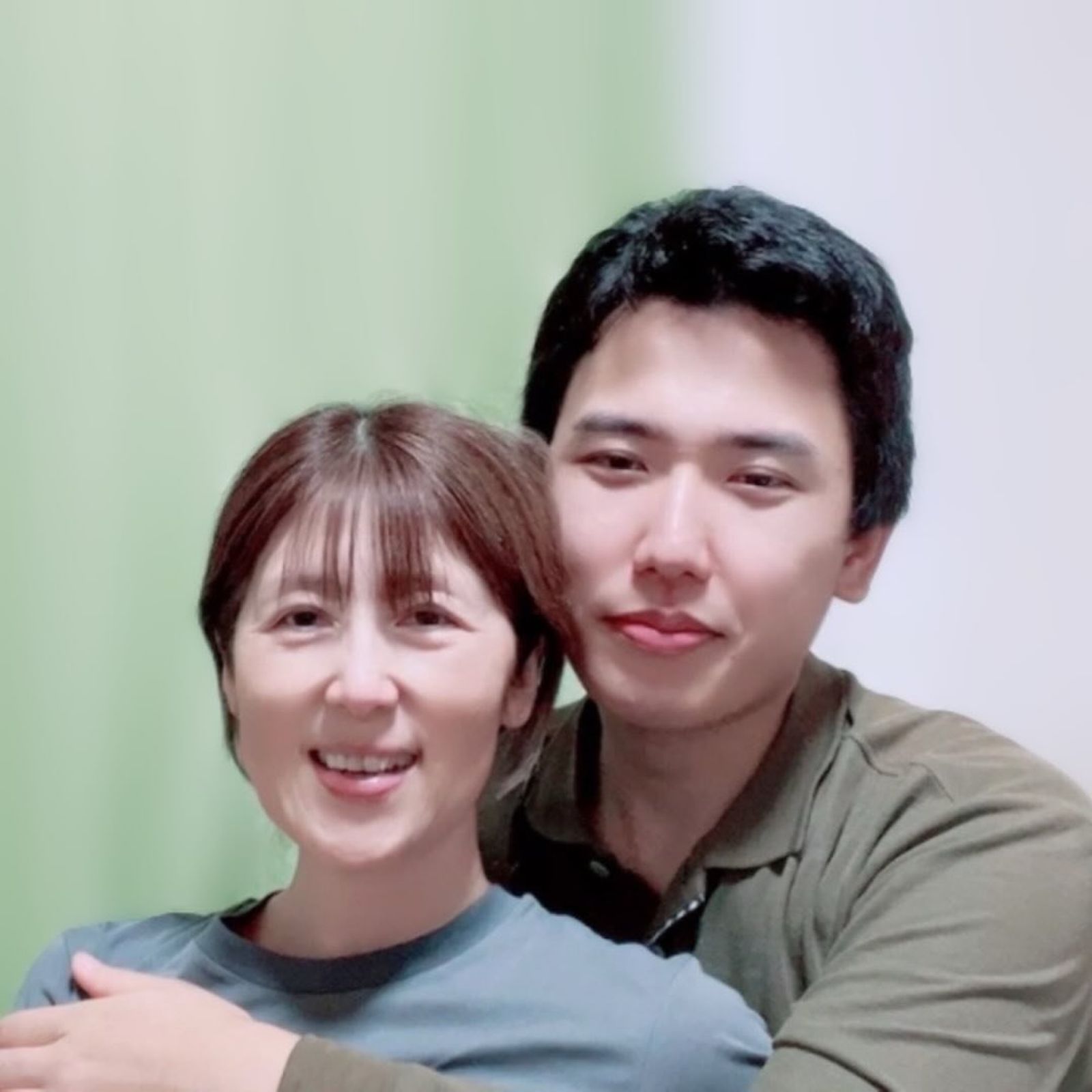 網友們對這對情侶評價非常正面,也有許多人希望他們能真的步入殿堂。(翻攝IG@ayunana_style)