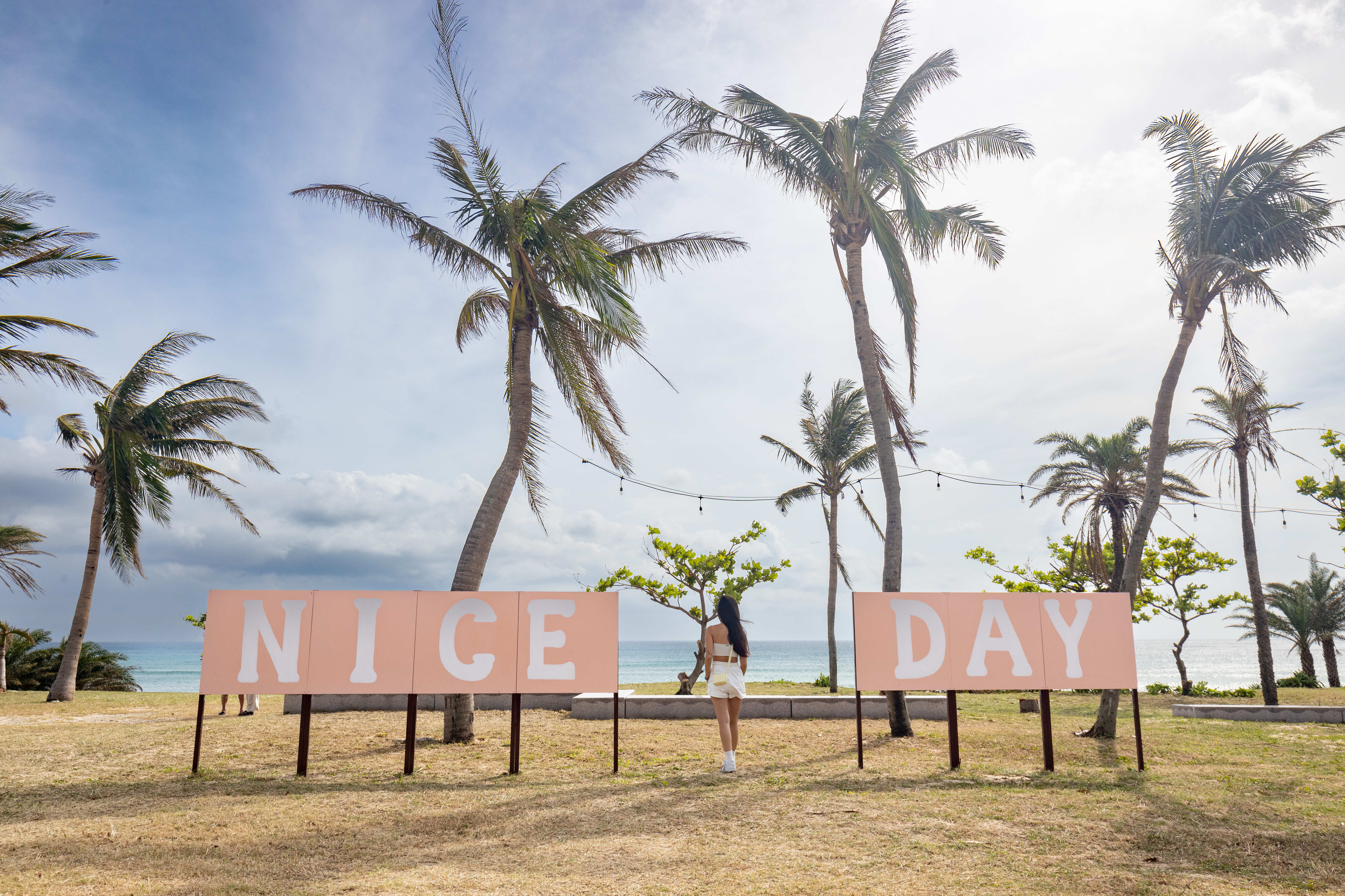 墾丁旅遊品質引發議論，曾當過導遊的吳鳳提出3項建議，並透露其他國家的景點國家贏在「度假氣氛」。（示意圖，本刊資料照）