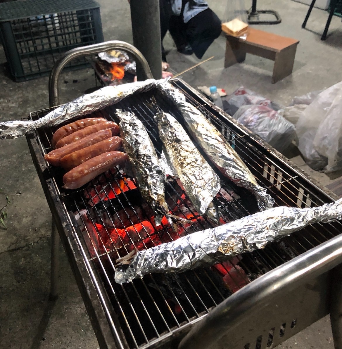 民眾分享中秋烤肉季各式肉品、海鮮私房菜單。（翻攝「Costco好市多 商品經驗老實說」）