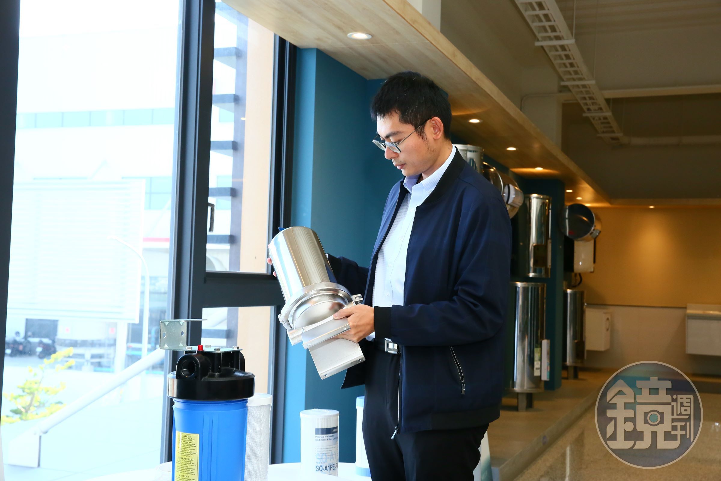 鴻茂一代王茂昌以不鏽鋼材生產出的產品打天下,研發出身的二代王浩政想作一個有溫度的懂水人,把鴻茂帶向新境界。