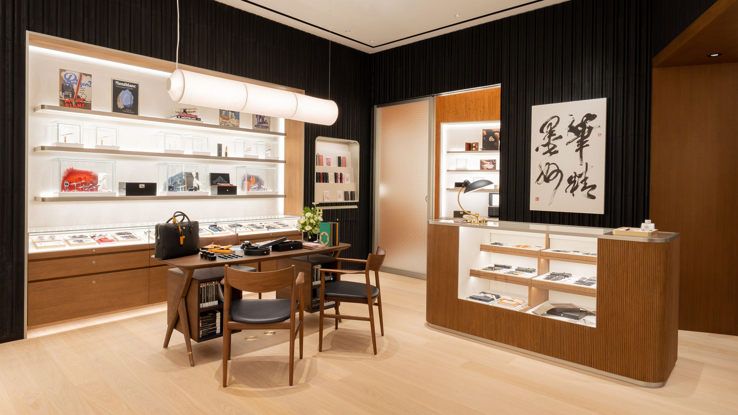 MONTBLANC台北101旗艦店書寫工具區。(萬寶龍提供)