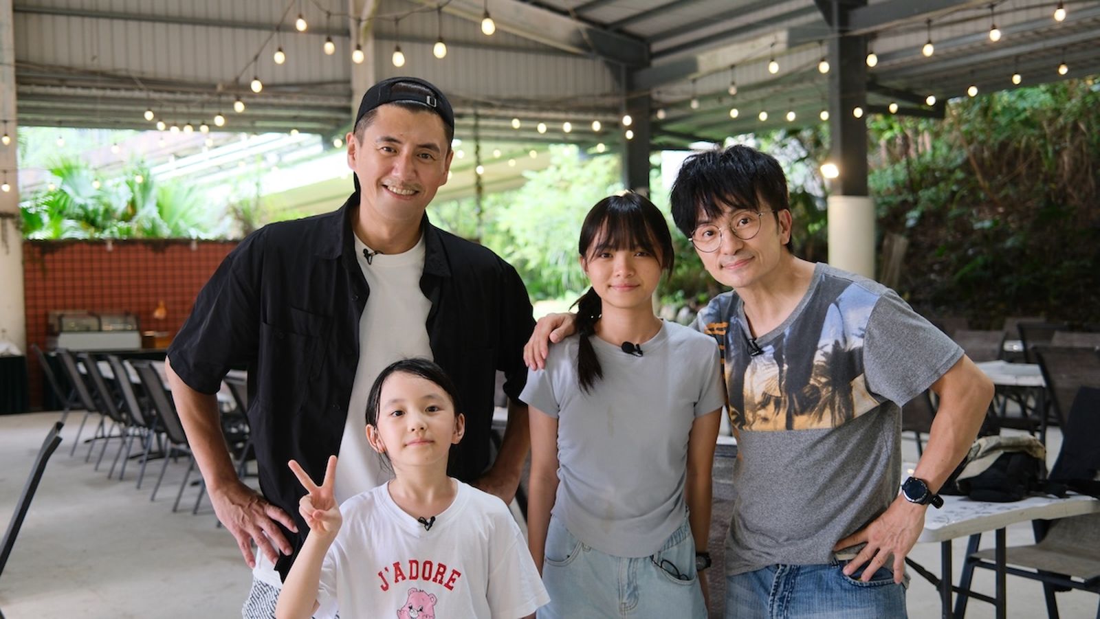 唐從聖、阿布帶女兒放天燈!莎莎一句「從沒放過」 爸爸當場傻眼揭童年往事