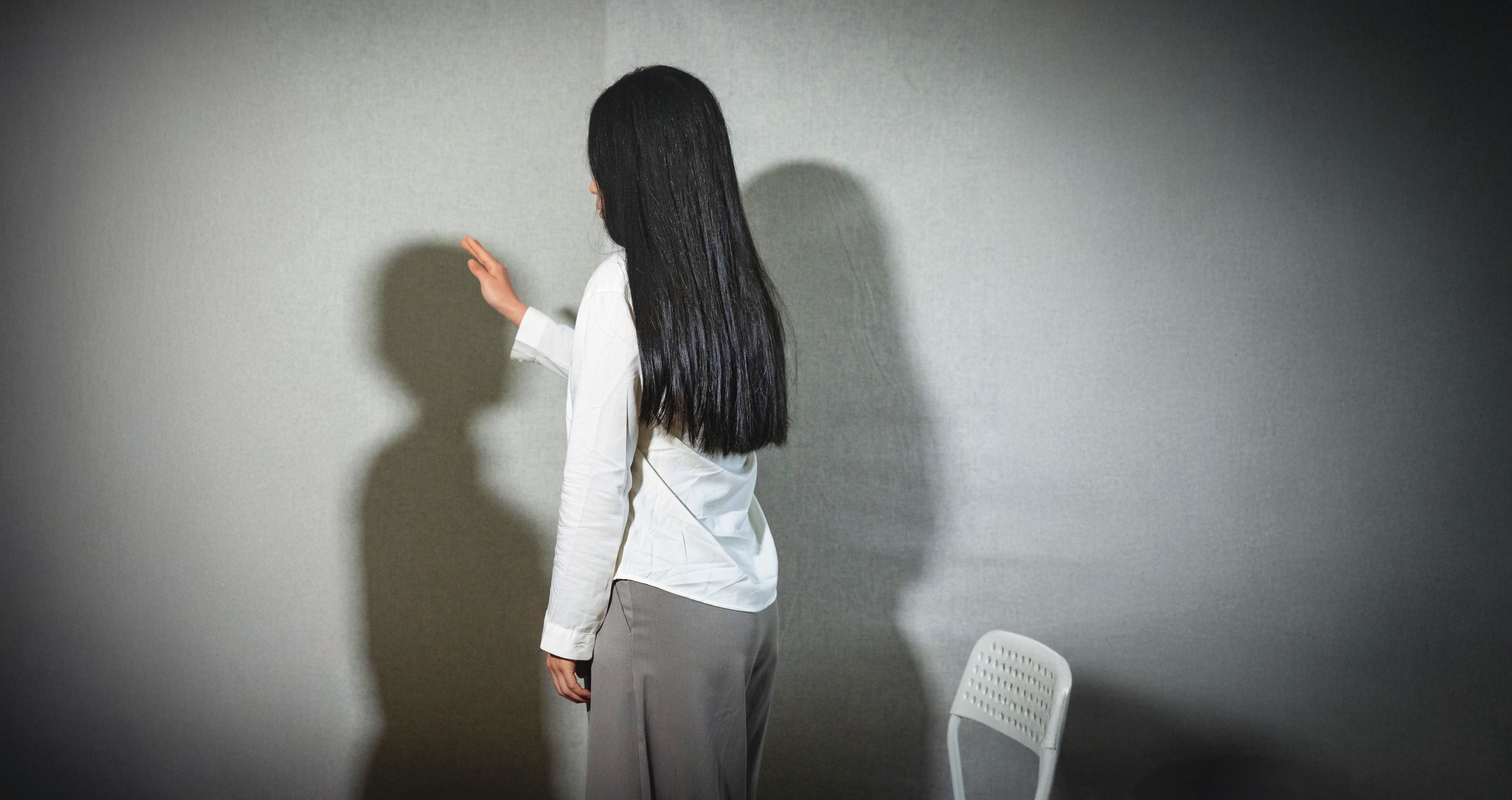 珍珍在弟弟生病後成為照顧者，受訪分享自己的經驗。