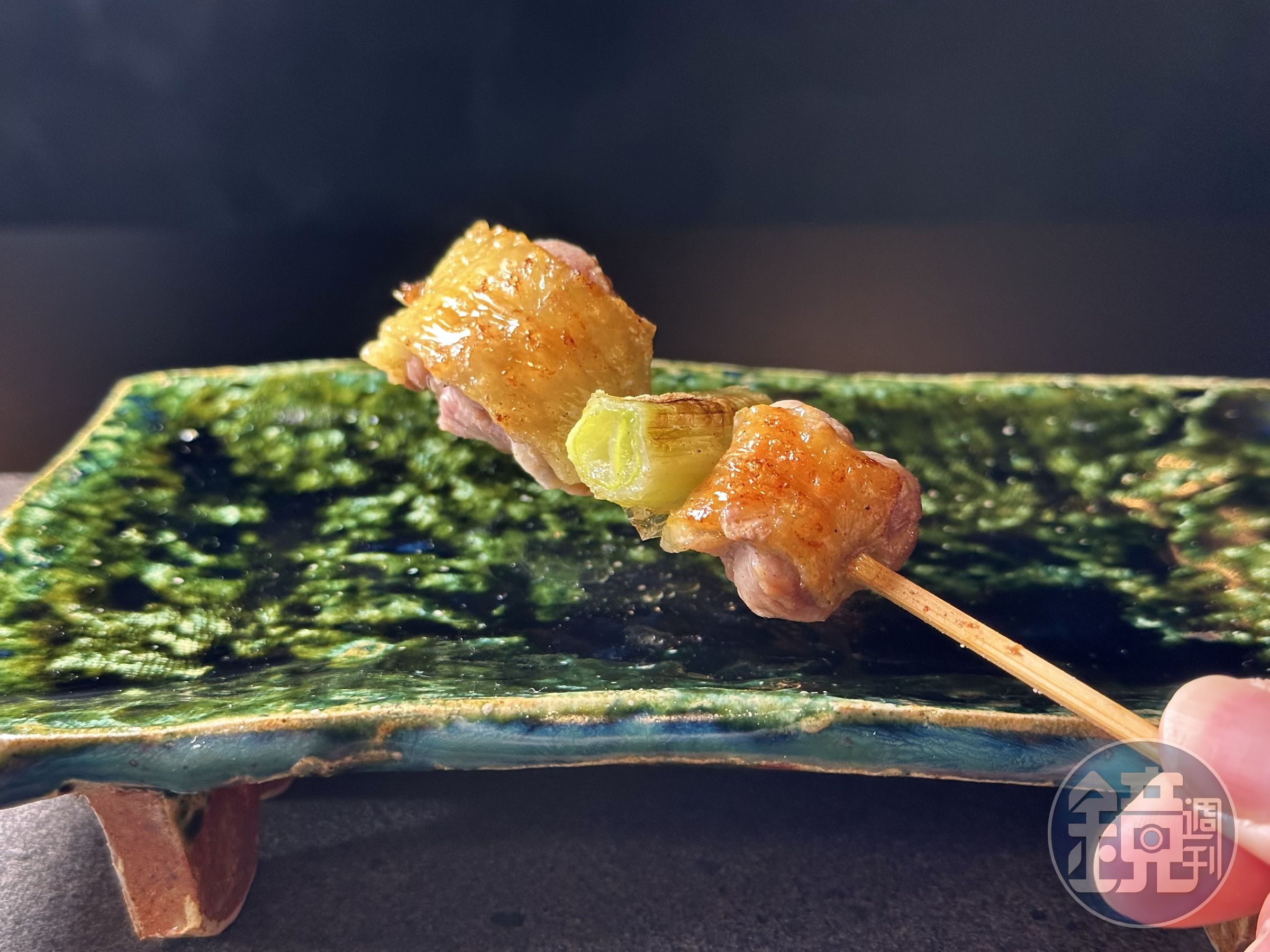 雞腿肉外皮薄脆,肉甜有彈性。(晚間套餐菜色)