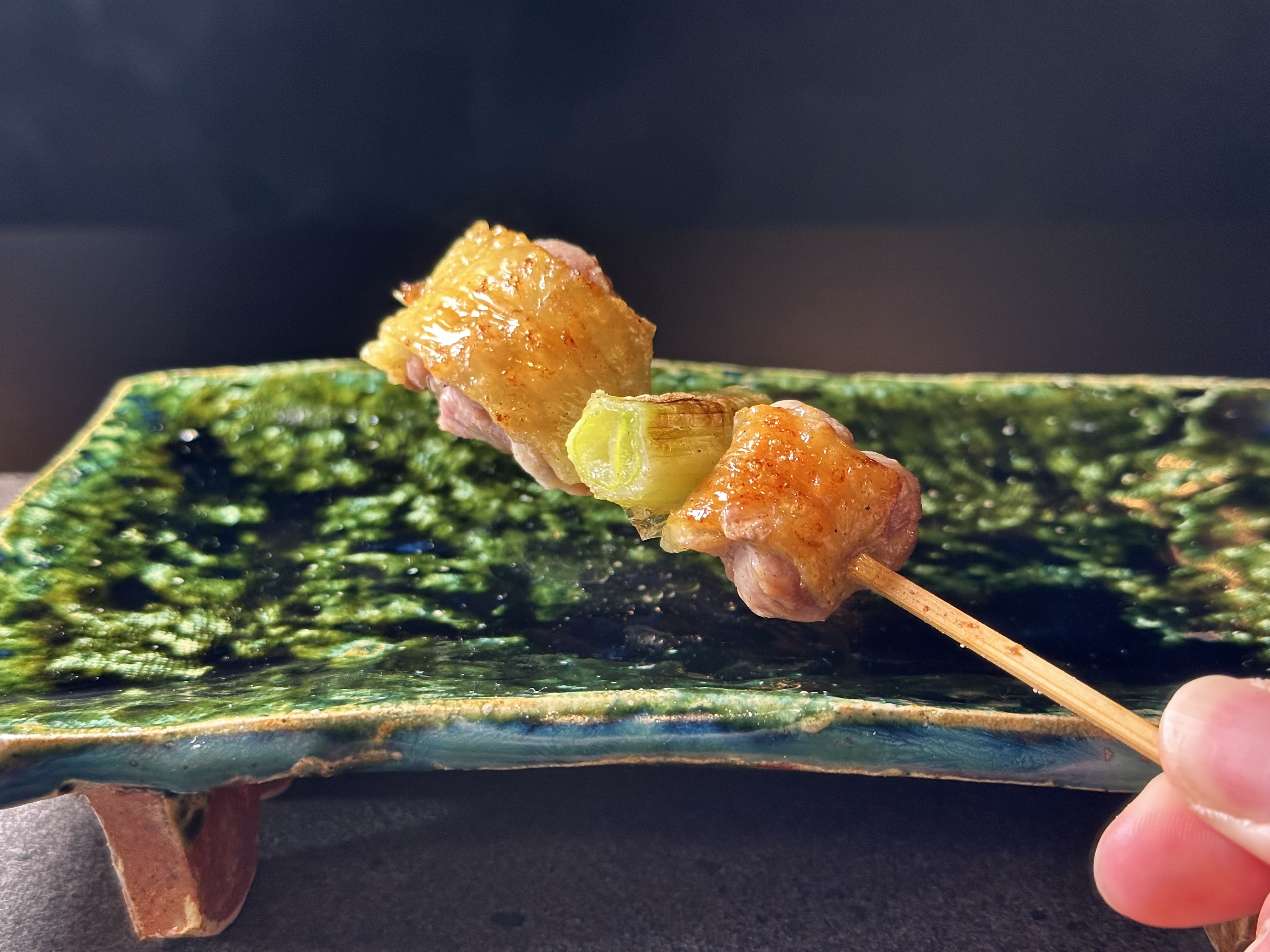 雞腿肉外皮薄脆,肉甜有彈性。(晚間套餐菜色)