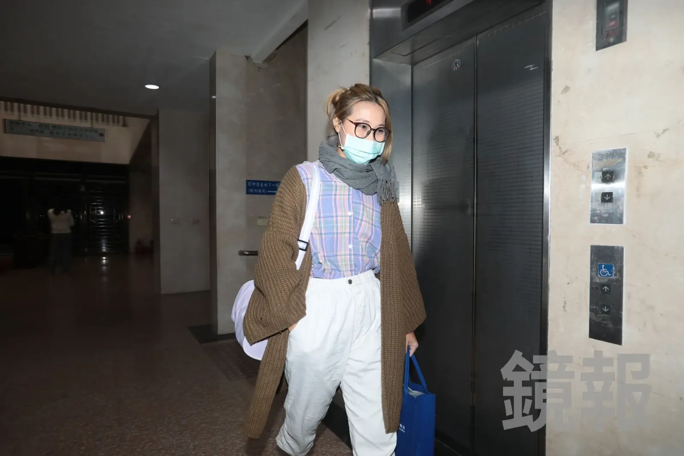 前中央社記者謝幸恩涉黃國昌偷拍集團首度被約談。（鏡報林煒凱攝）