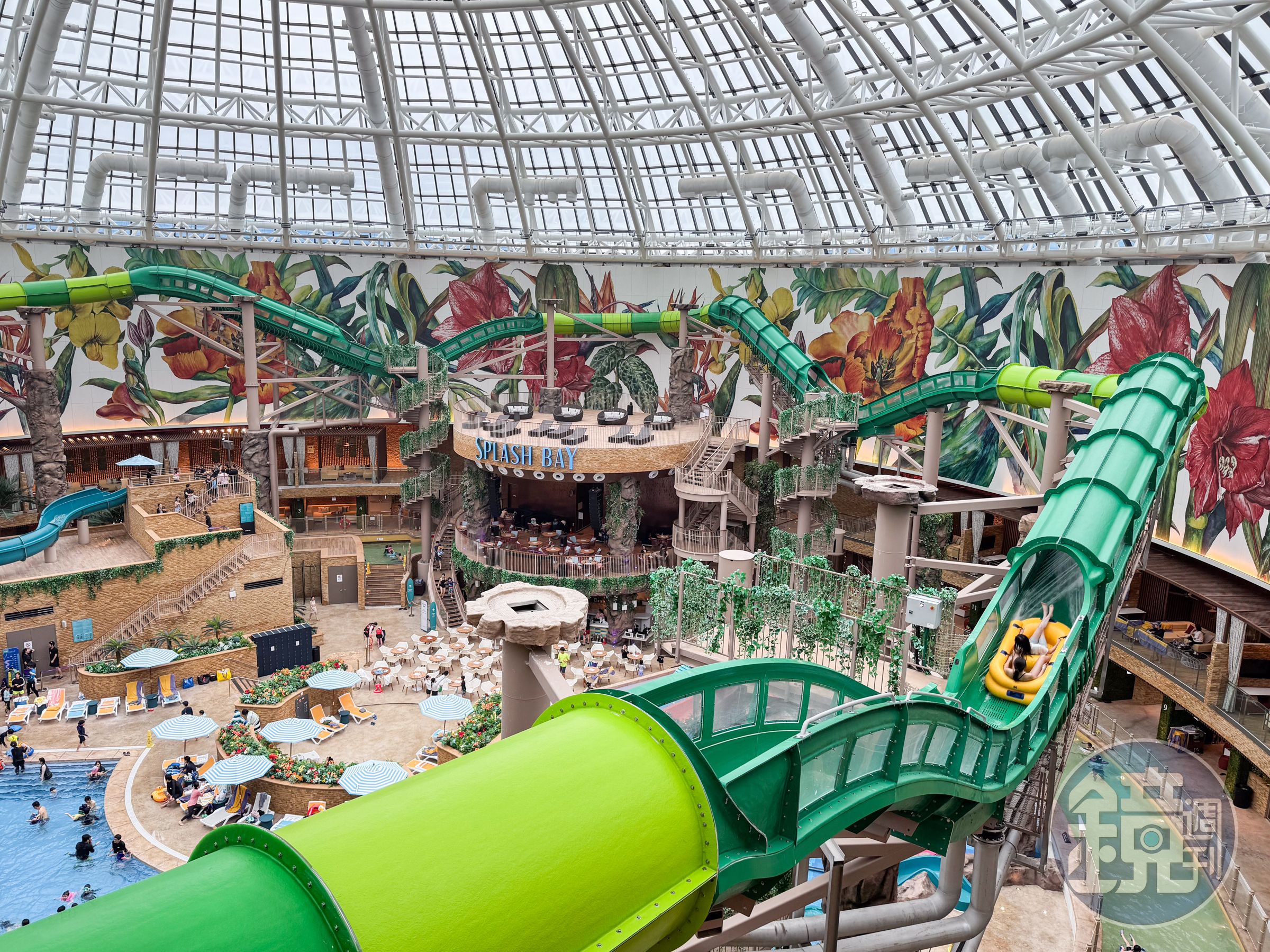 迎仕柏度假城內的「Splash水上樂園」，是一座全年開放的室內水上樂園。