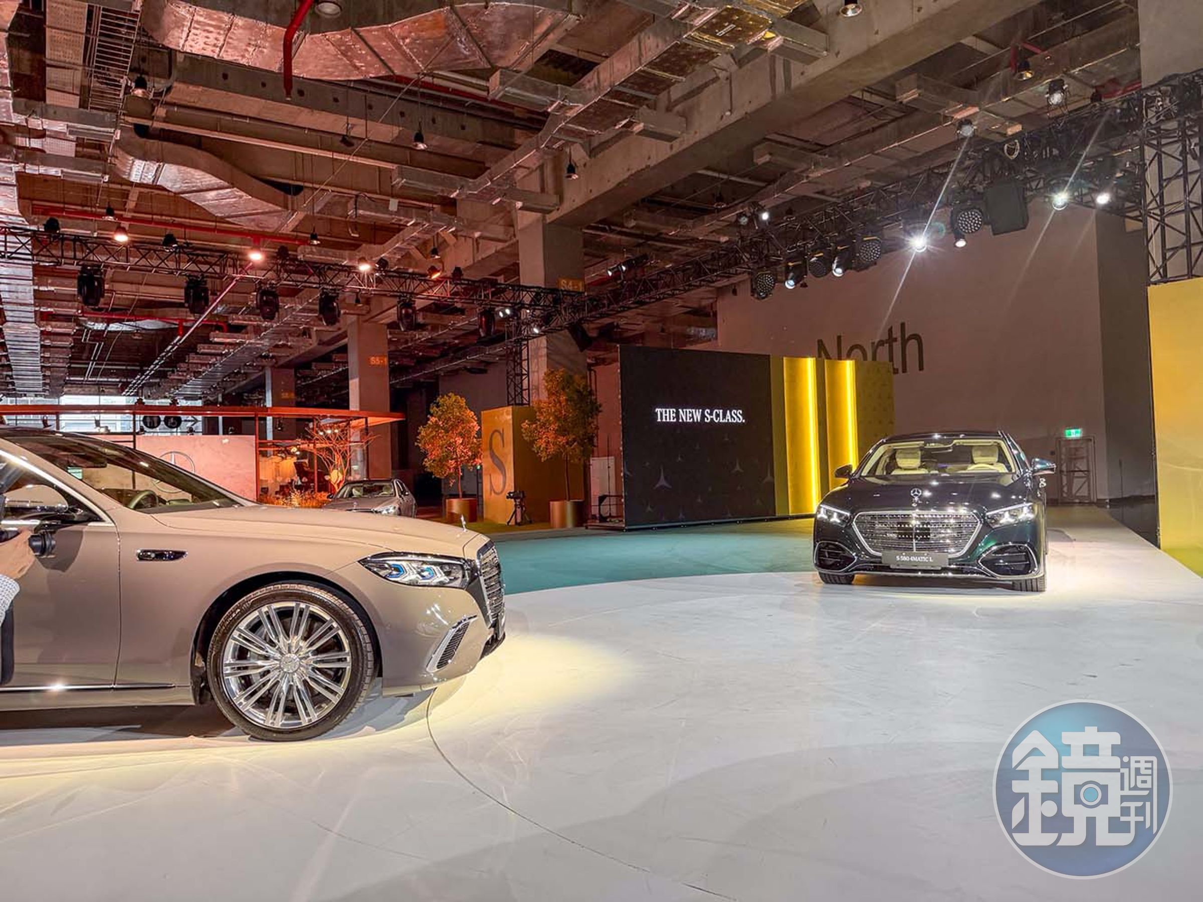 全新 Mercedes-Benz S-Class 於台灣市場共引進四款車型：S 350 d 4MATIC 售價 499 萬元起、S 450 4MATIC L 售價 599 萬元起、S 450 4MATIC L Exclusive 售價 675 萬元起，以及 S 580 4MATIC L Exclusive 售價 855 萬元起。