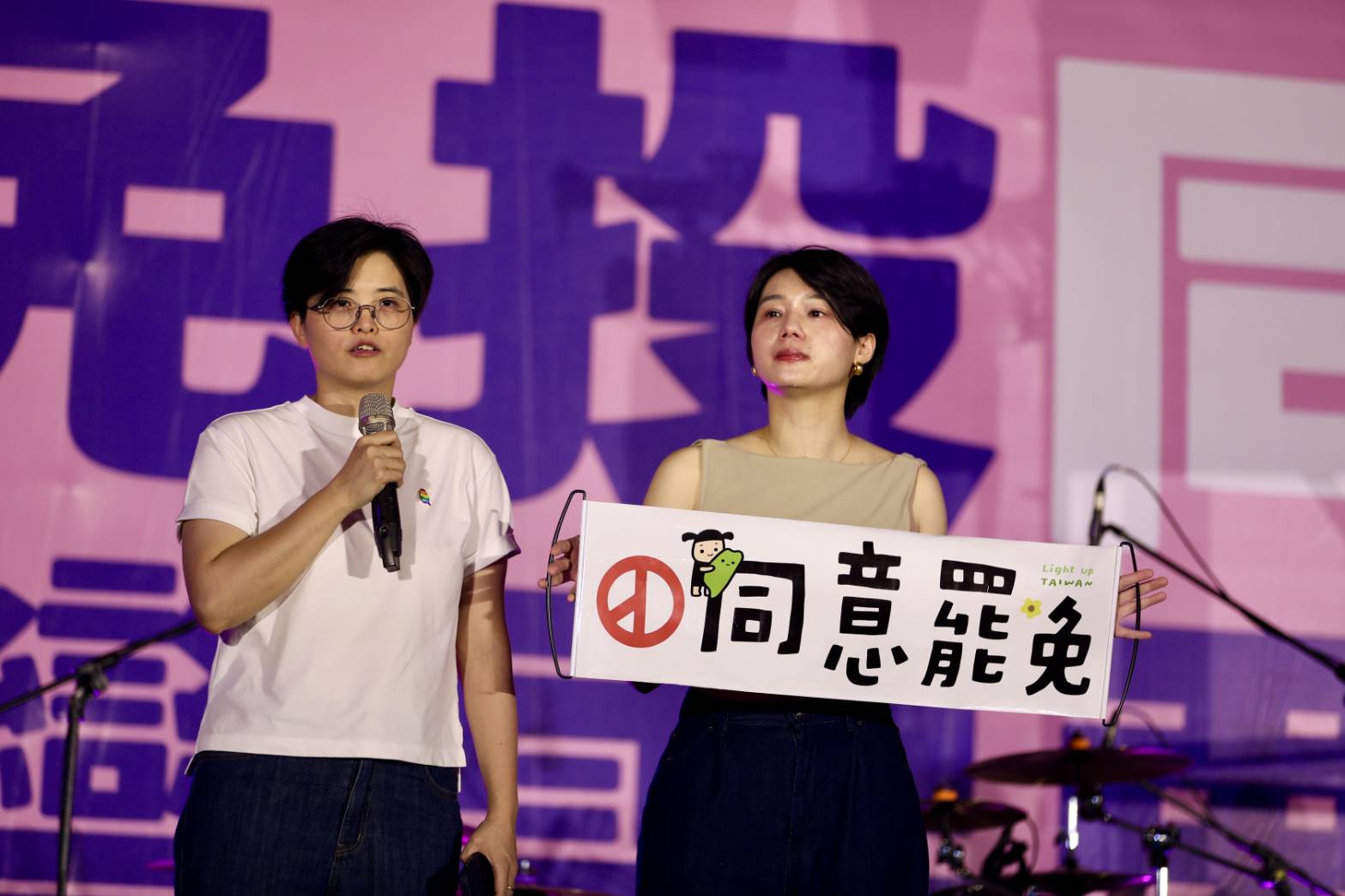 楊双子表示，即使絕大多數的人冷漠，甚至無法理解，可是不要因此放棄，「因為歷史是我們推動的。」