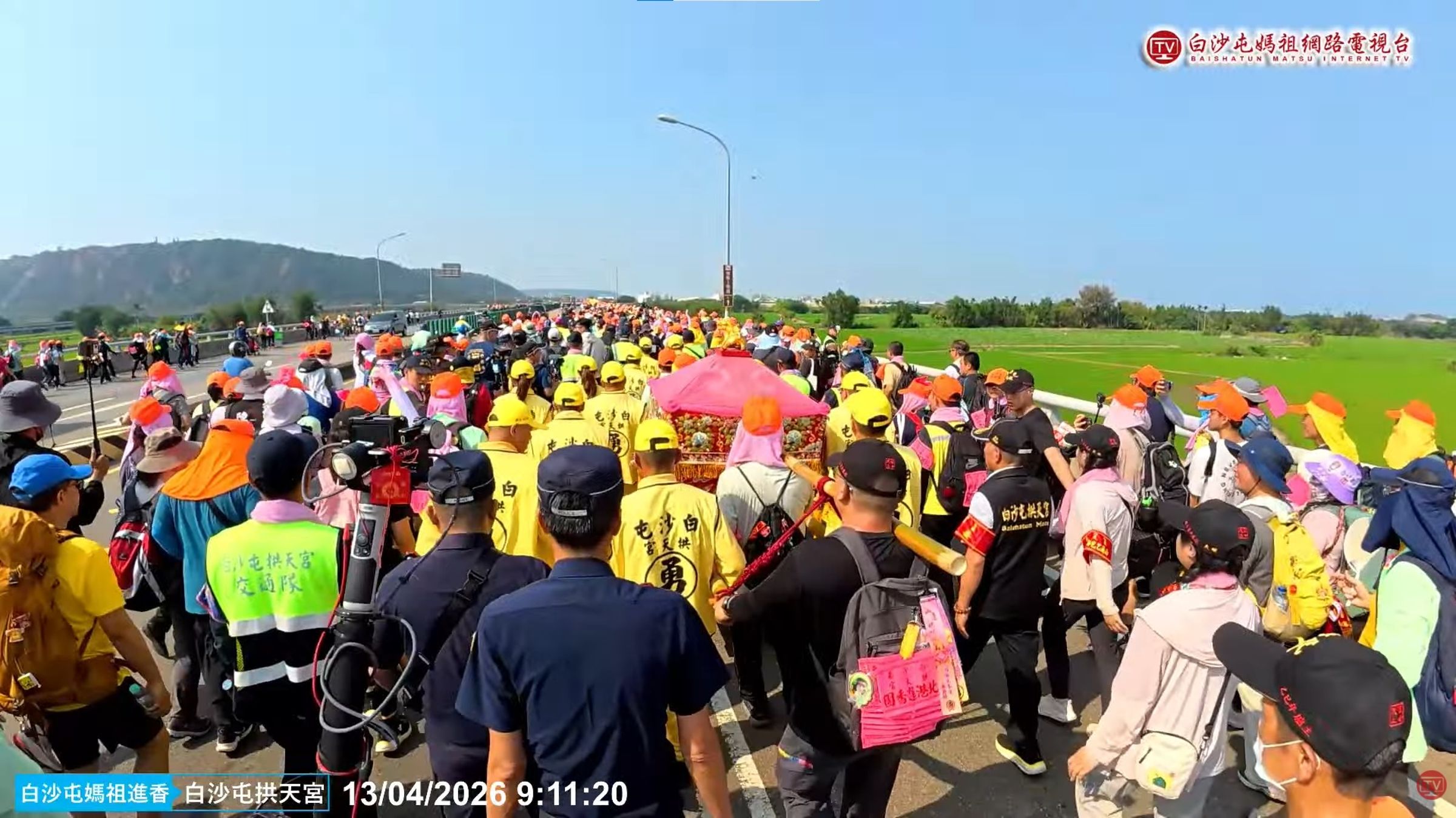 每年備受關注的白沙屯媽祖進香於昨（12日）深夜正式起駕，今年報名的香燈腳突破46萬人，規模再創新高。（翻攝自白沙屯媽祖網路電視台）