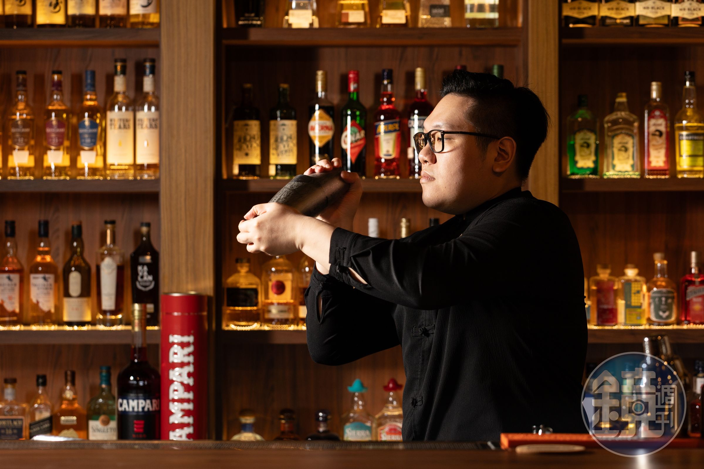 Sean不僅懂喝茶之道，同時也是一位專業調酒師。