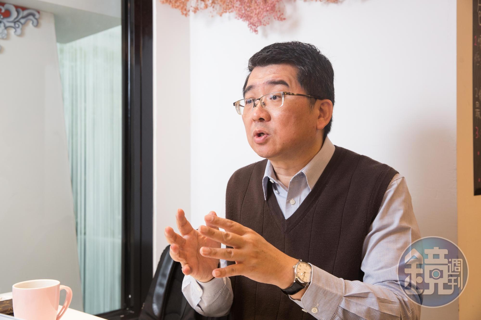 張真卿表示，台股站回20日線且月線上揚，是新一波多頭的開始。