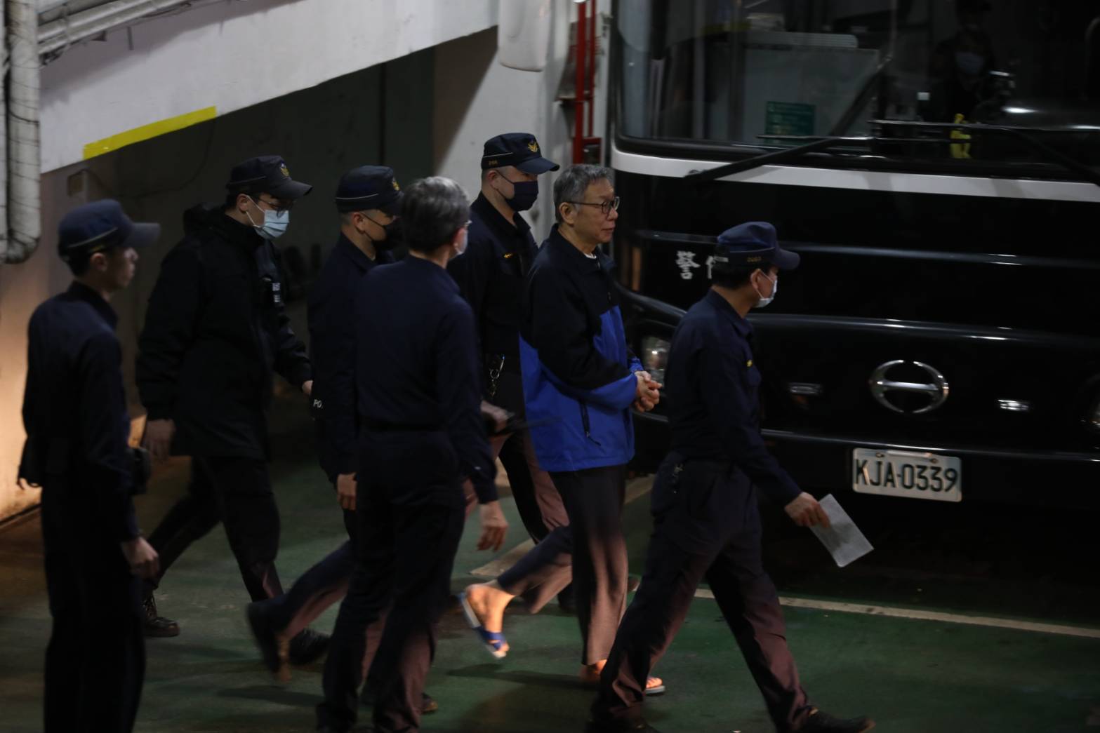 柯文哲今日上午傳出第三度戒護就醫，不過因未達留院標準，目前已返回北所。（本刊資料照）