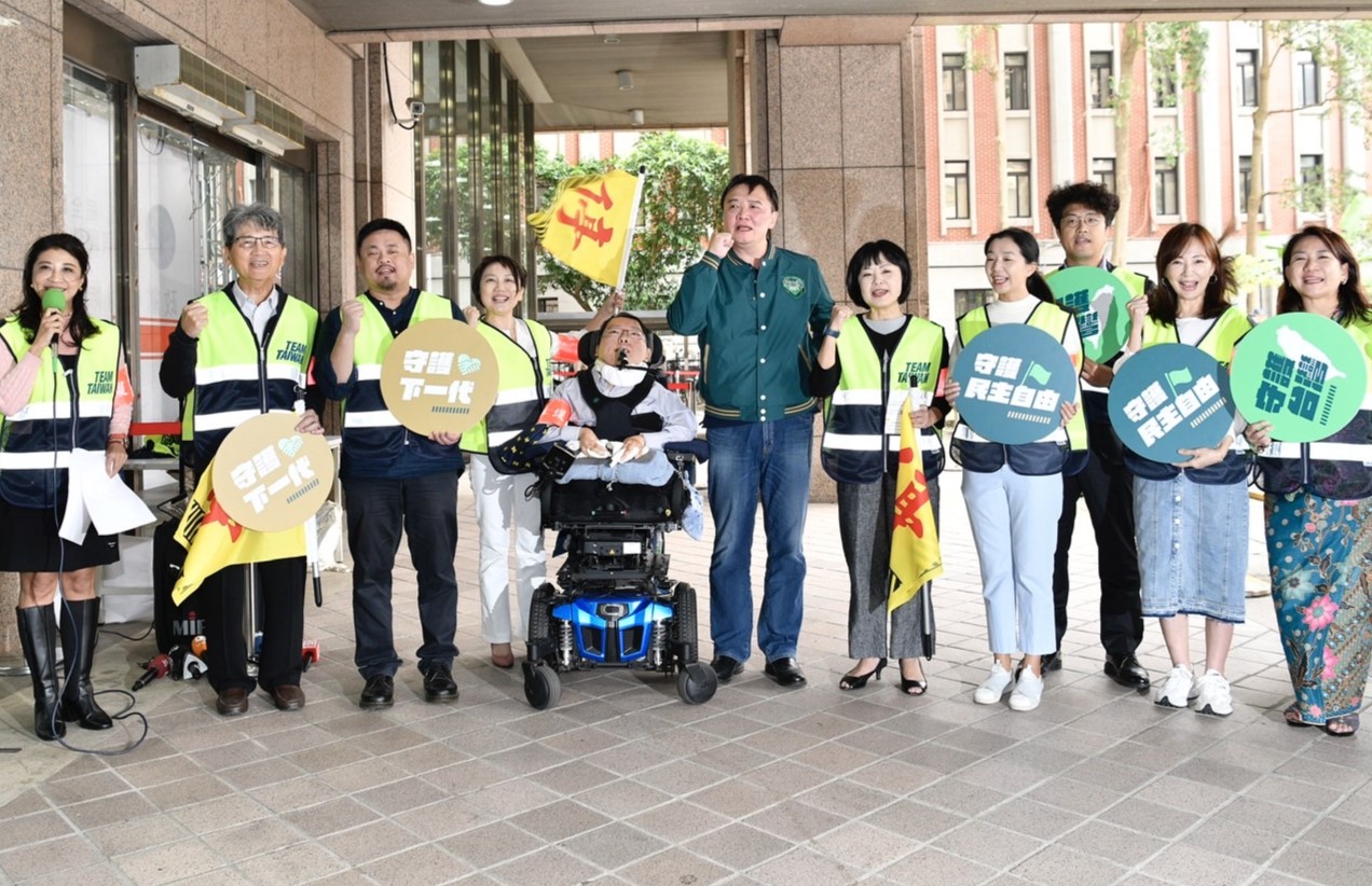 陳俊翰律師為身障人士,本屆受邀擔任民進黨不分區立委候選人第16名。(本刊資料照)