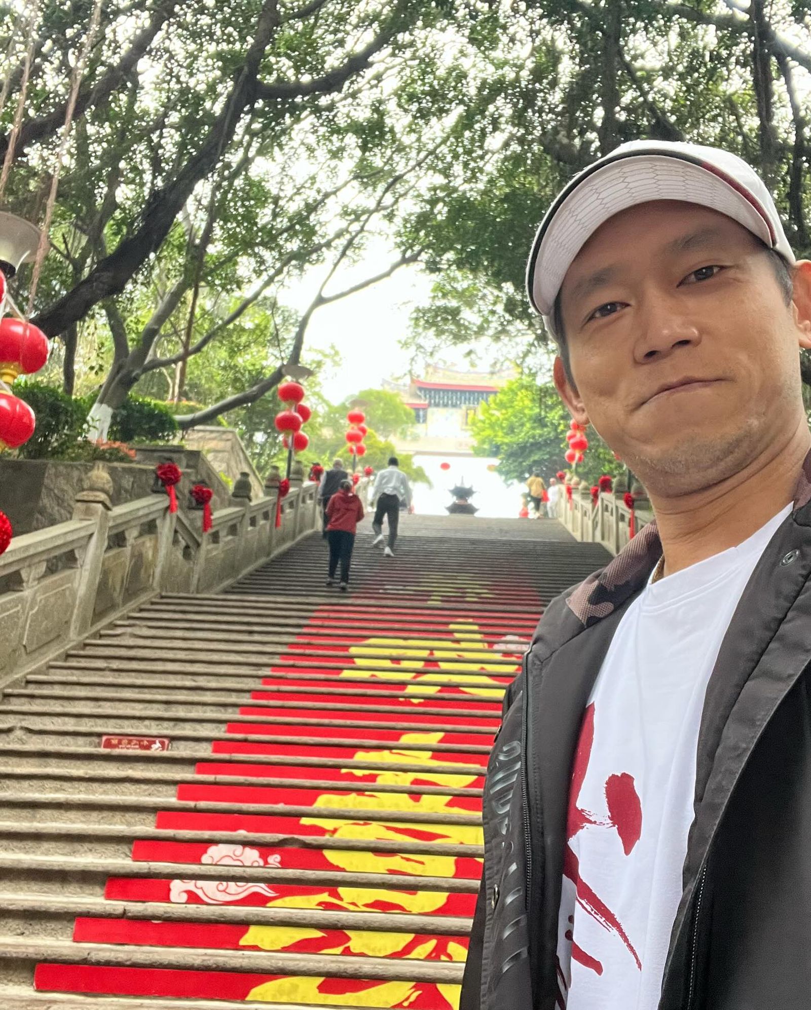 顏正國最初誤認是感冒,去年確診肺腺癌已是晚期,在今年10月7號辭世。(翻攝顏正國臉書)