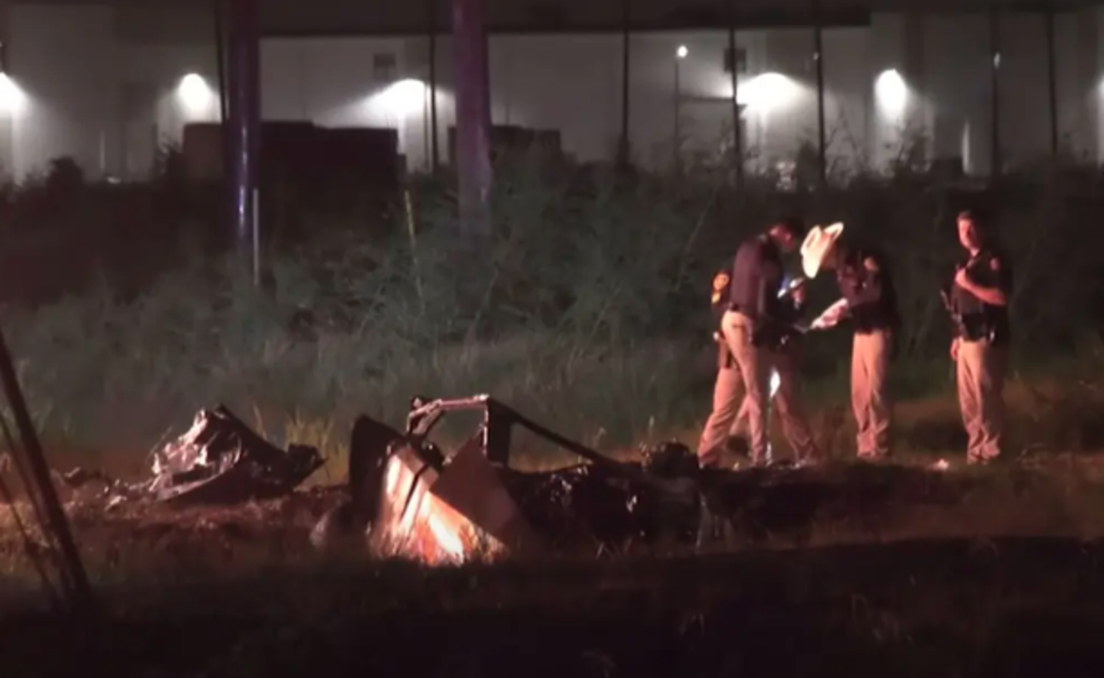 席恩的Cybertruck幾乎燒成灰。（圖／翻攝自紐約郵報）