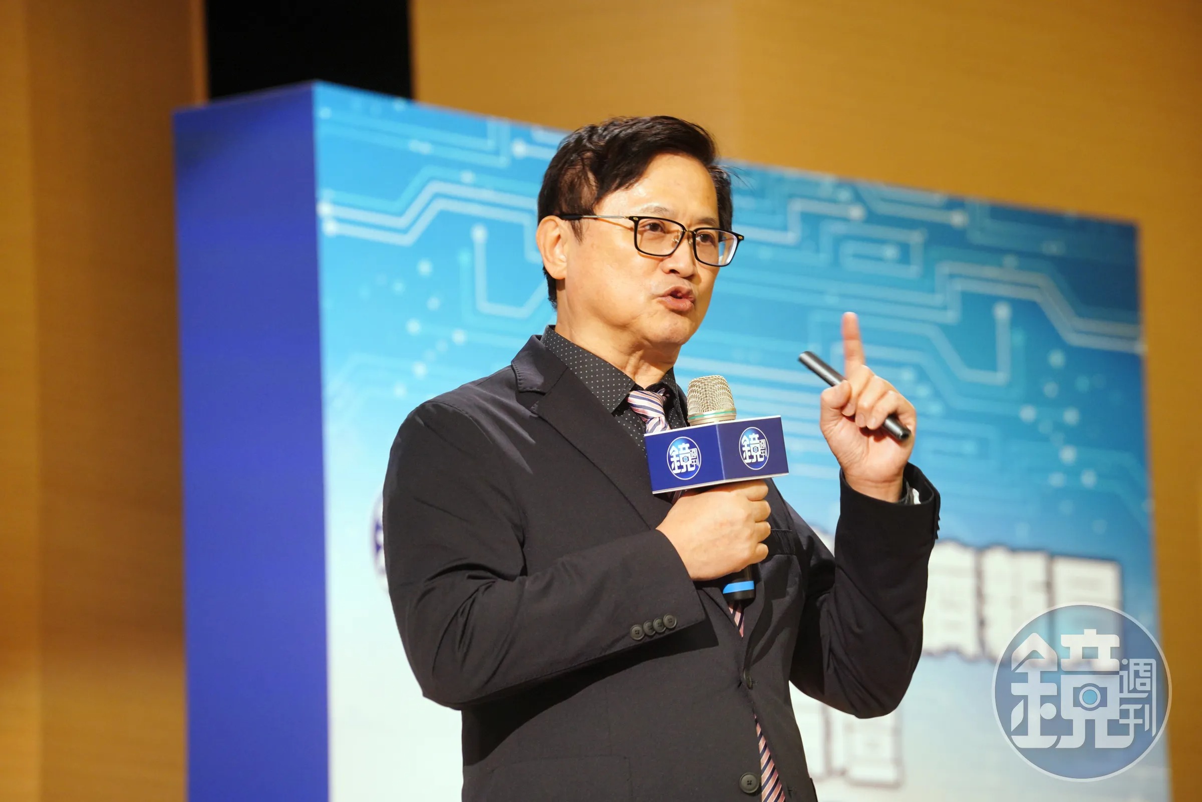 童子賢對台灣光電太陽能板受損影響環境表達憂心。（本刊資料照）