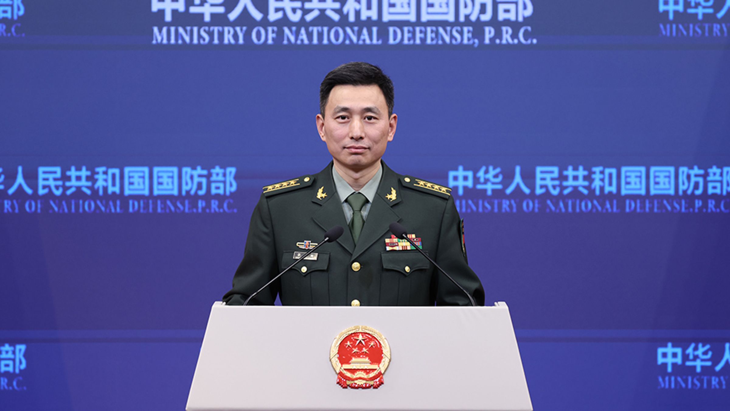 美軍軍艦近期穿越台灣海峽,引發中共軍方強烈不滿。圖為中國國防部發言人張曉剛。(翻攝自網路)