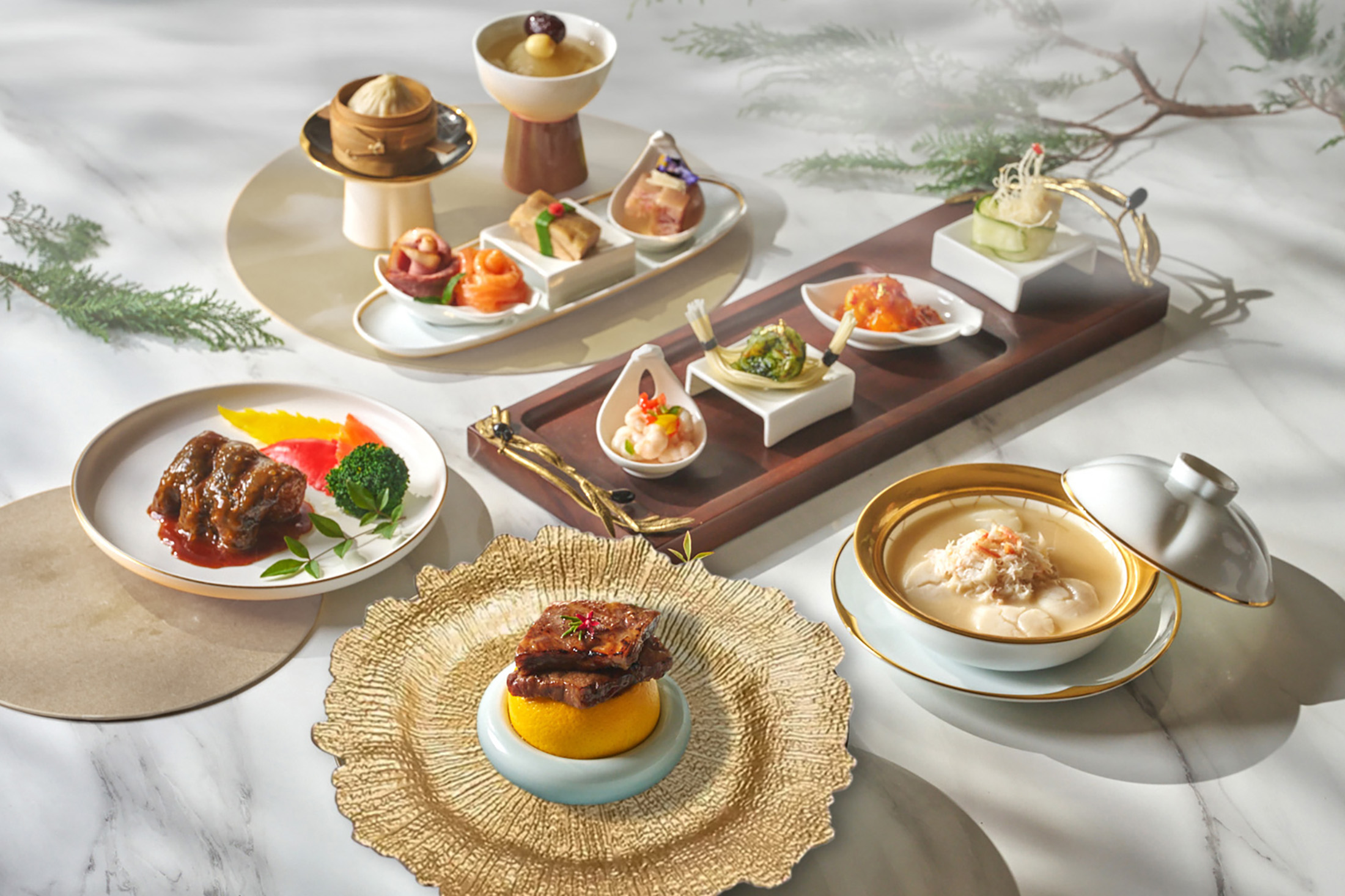 台北福華大飯店推出期間限定的「江南風華臻味宴」，金牌主廚劉宜嘉巧妙復刻華府國宴菜，讓一般人也能有機會品嘗總統級的國宴料理。（台北福華大飯店提供）