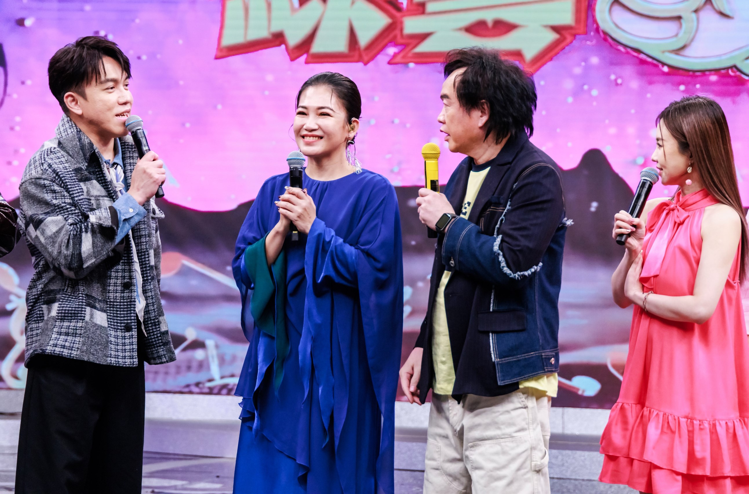 黃妃上節目宣傳新專輯，大讚許志豪是她的男神。（中視提供）