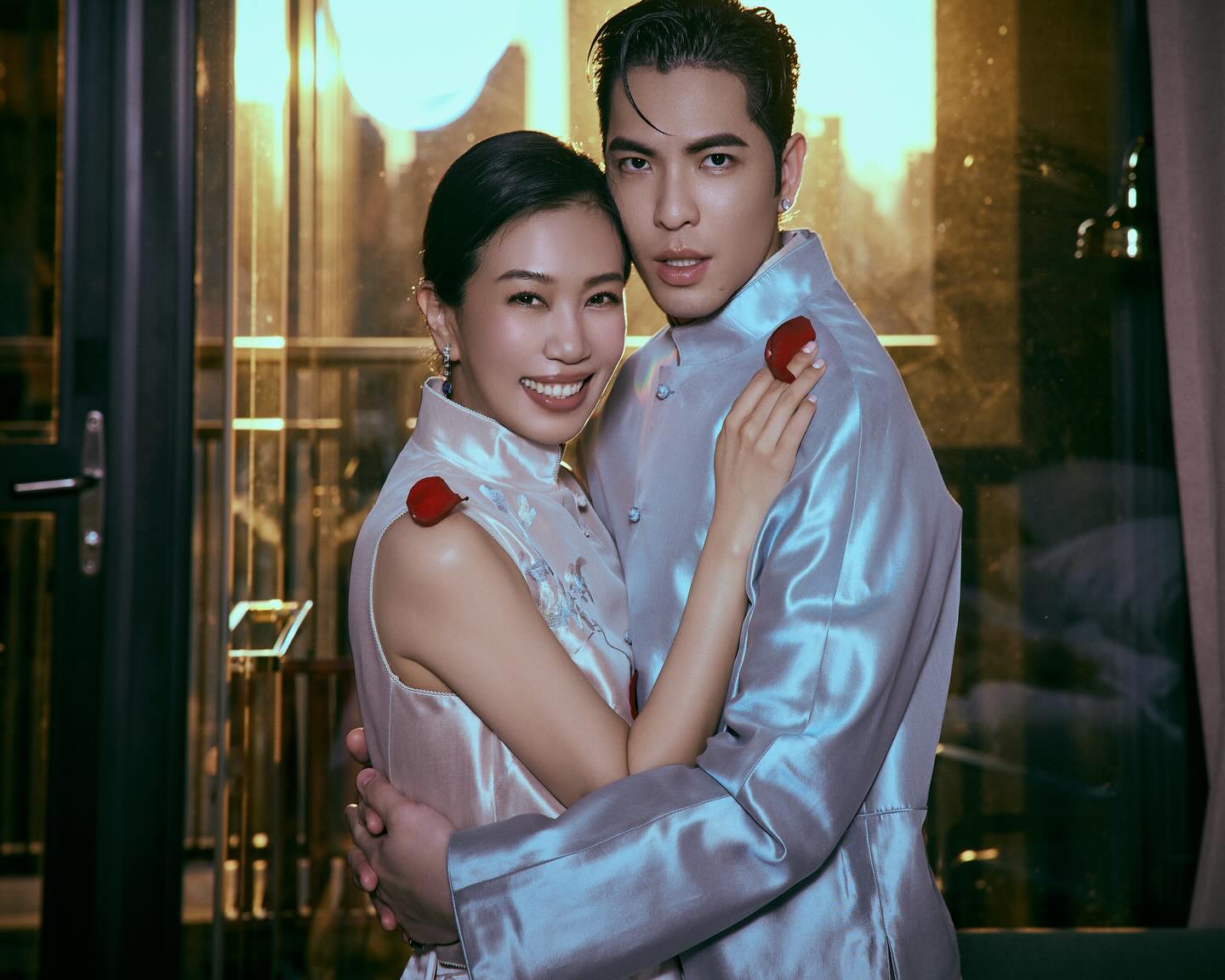 蕭敬騰與經紀人Summer週日補辦婚宴。（翻攝蕭敬騰臉書）