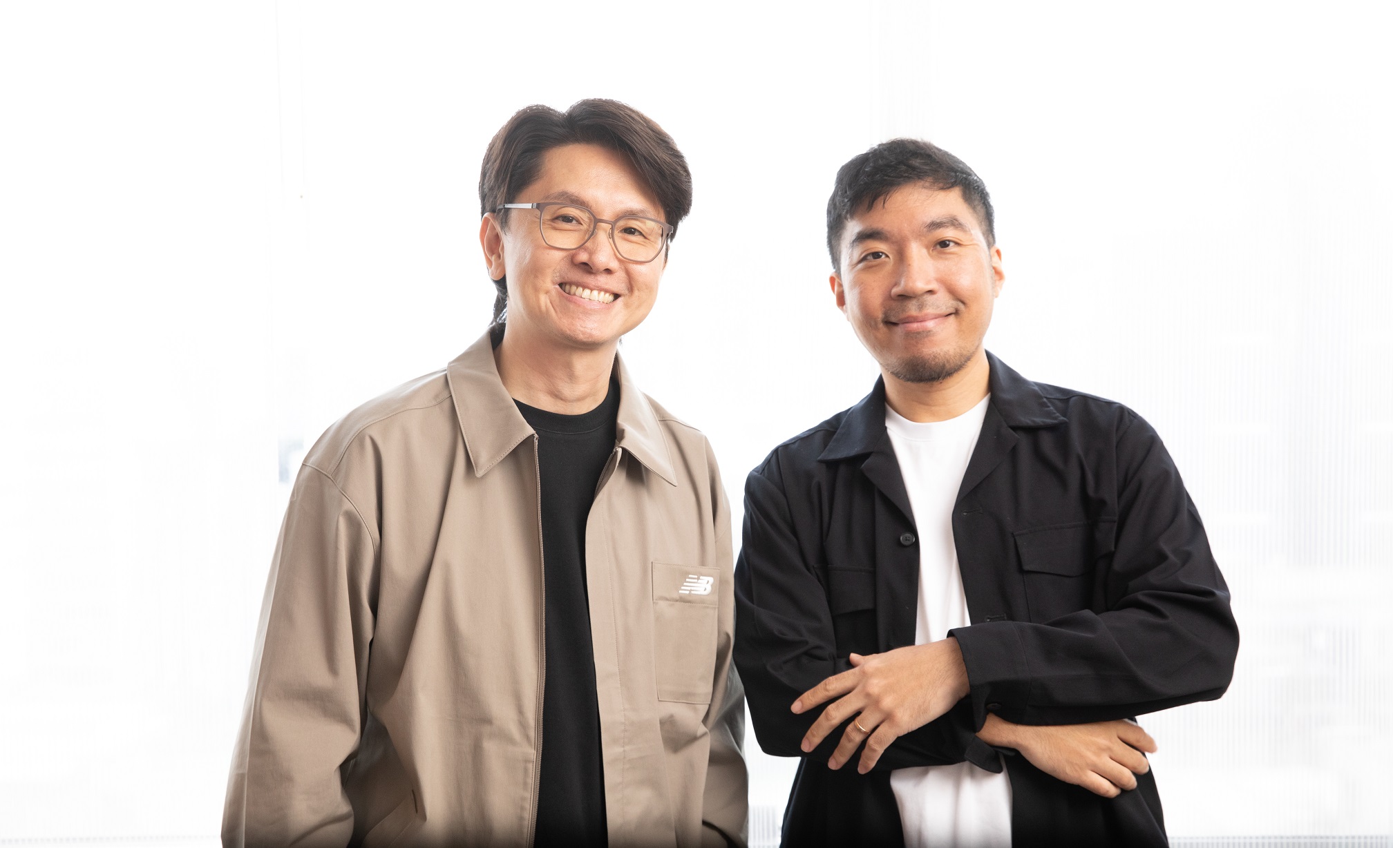 導演查揚諾布普拉寇（右）與監製班莊比辛達拿剛（左）互為對方粉絲。（場地提供：台北喜來登大飯店）