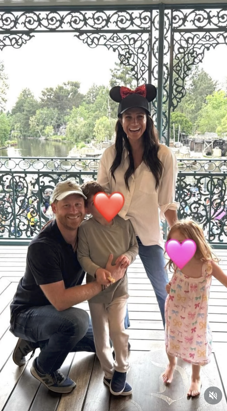 哈利、梅根一家四口定居加州，曾帶孩子們去迪士尼樂園玩。（翻攝meghan IG）