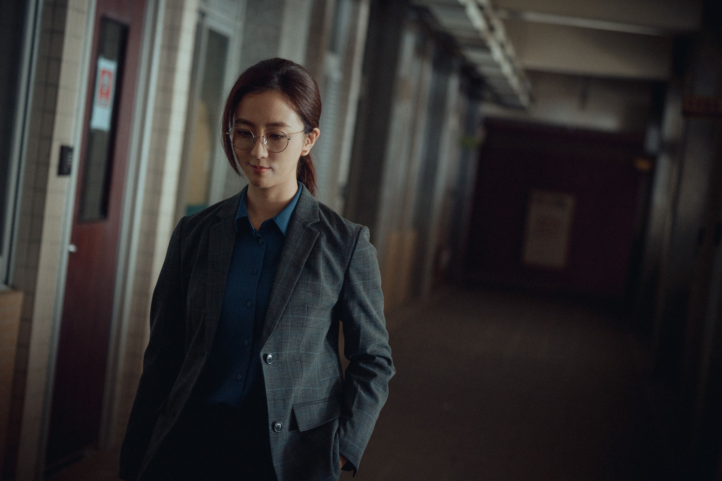周曉涵在『遊戲開始』之數學篇《The Prime Test》冰冷眼神隱藏祕密。(絡思本娛樂提供)