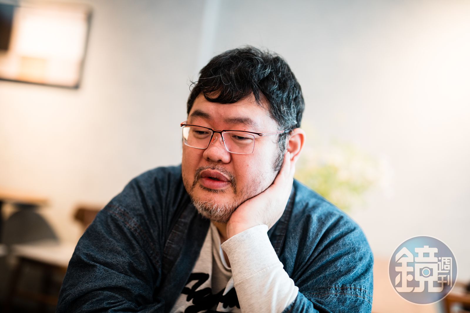 蘇一峰粉專驚傳遭停權！崩潰轟「國家黑手」　四叉貓狠譏菜比巴：第一次？